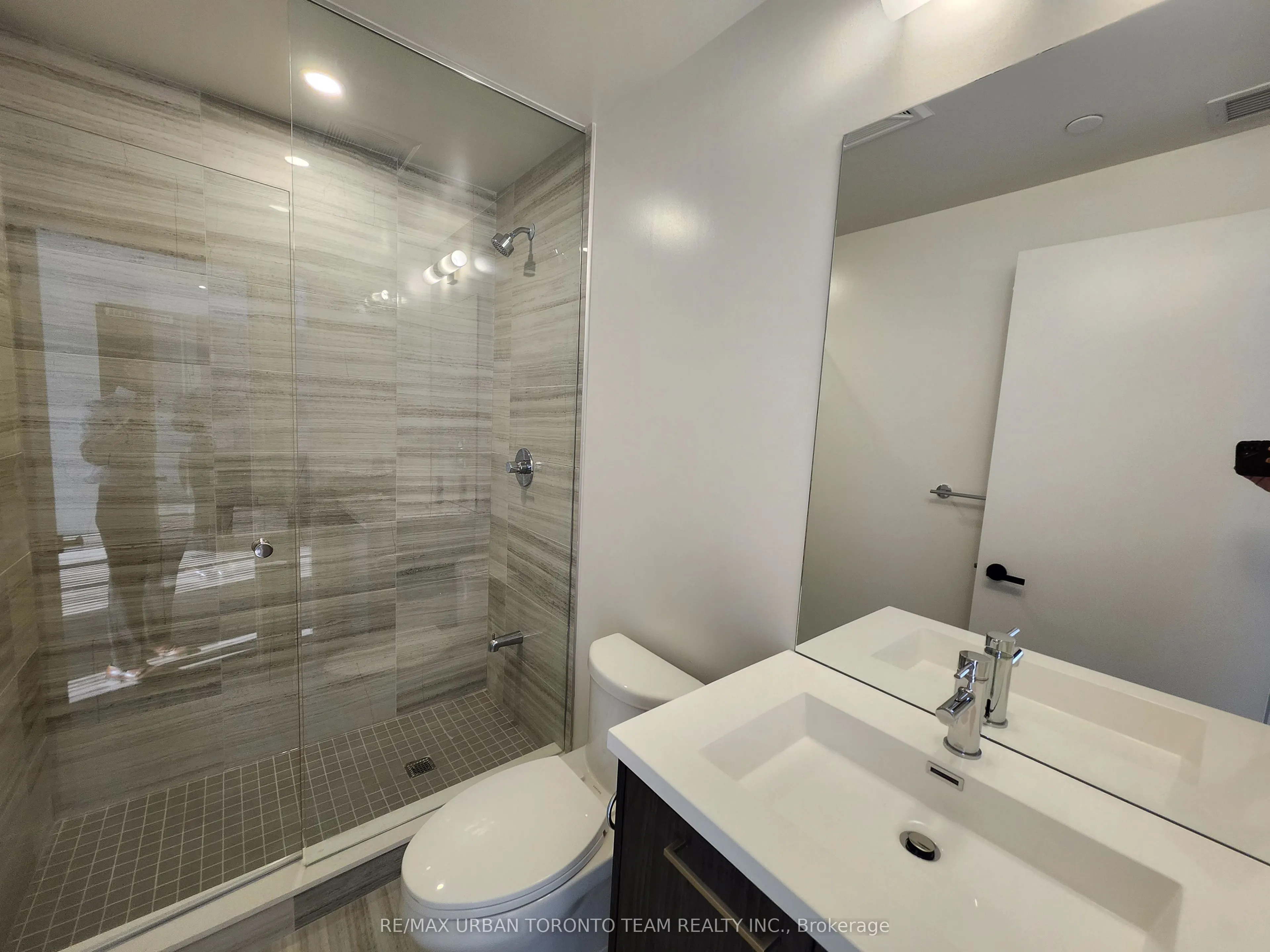 28 Interchange Way, #3203