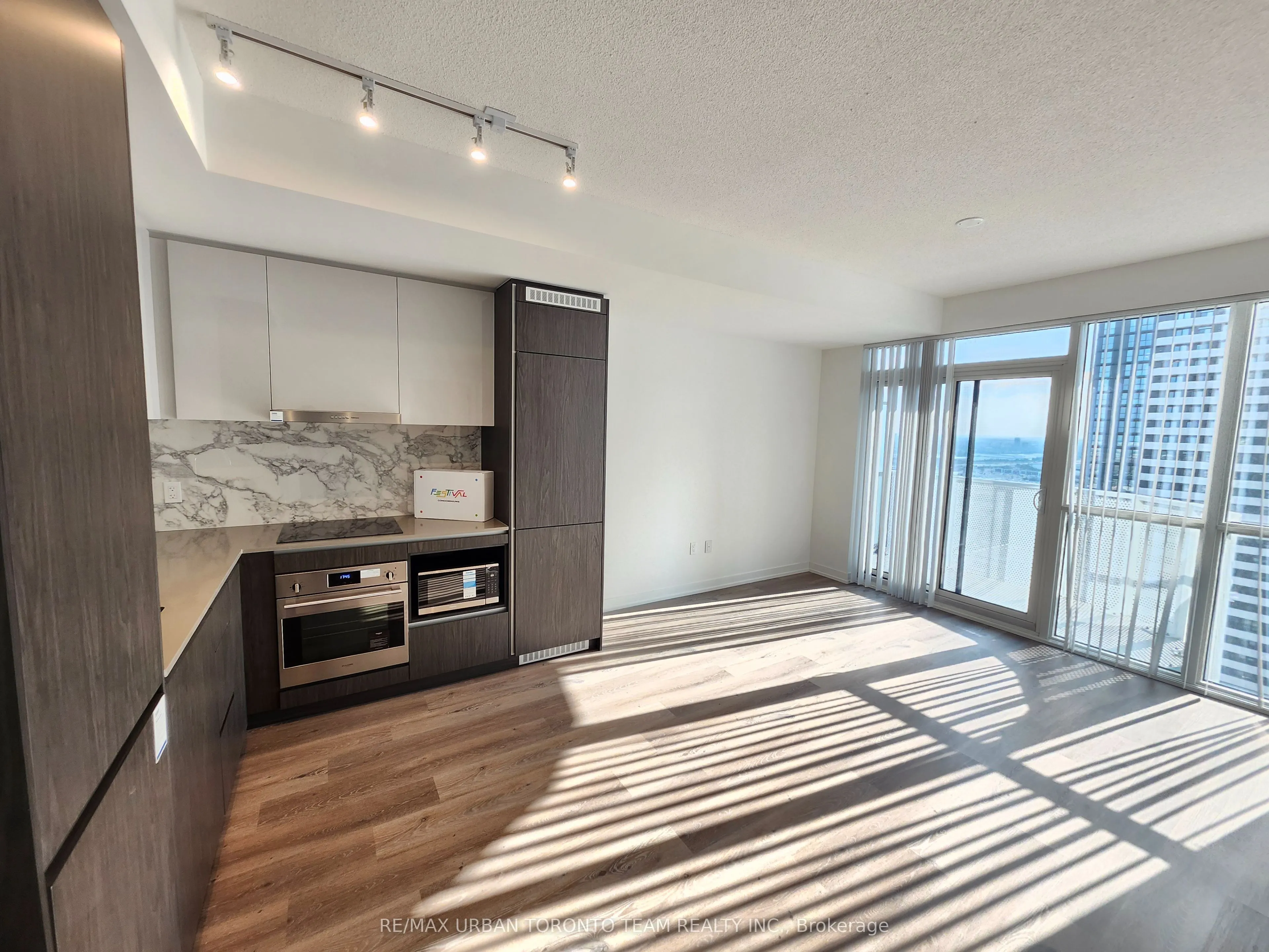 28 Interchange Way, #3203
