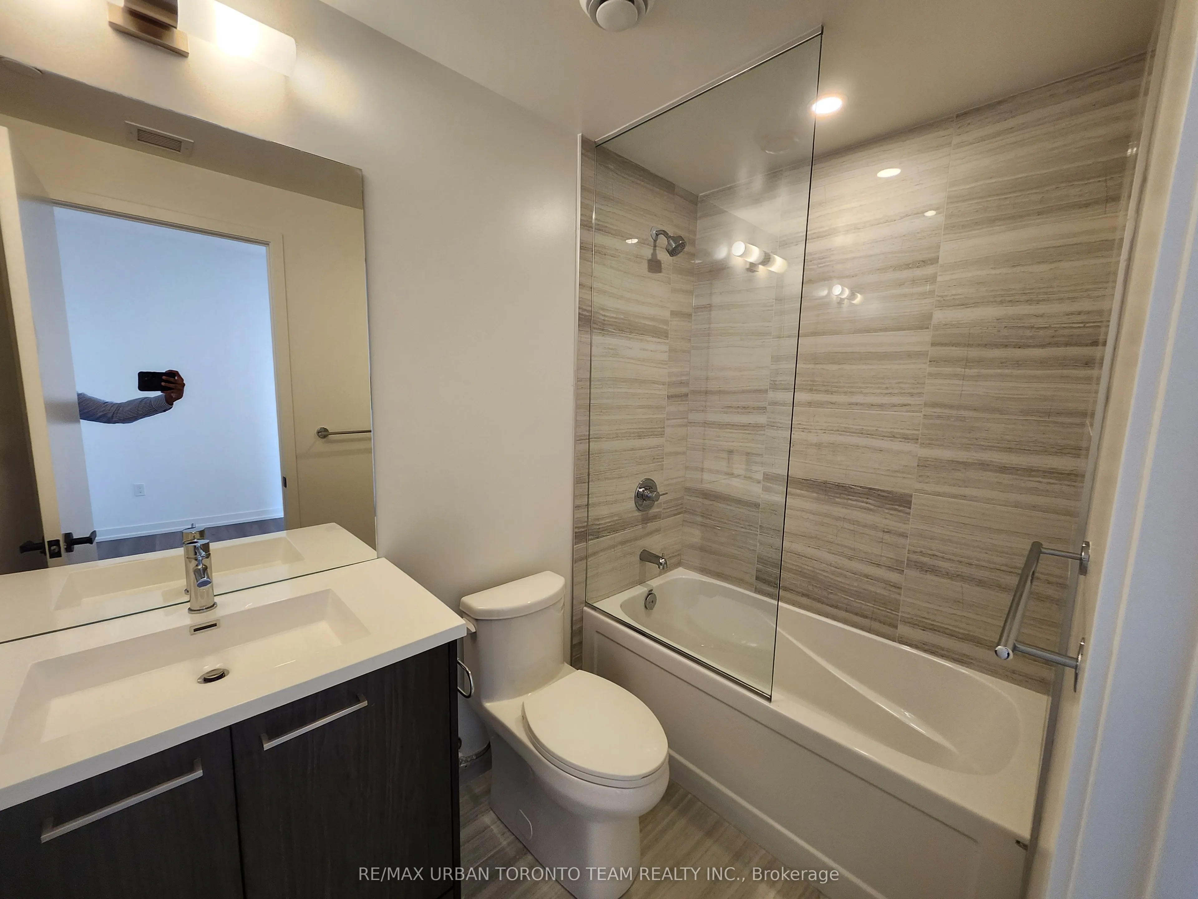 28 Interchange Way, #3203