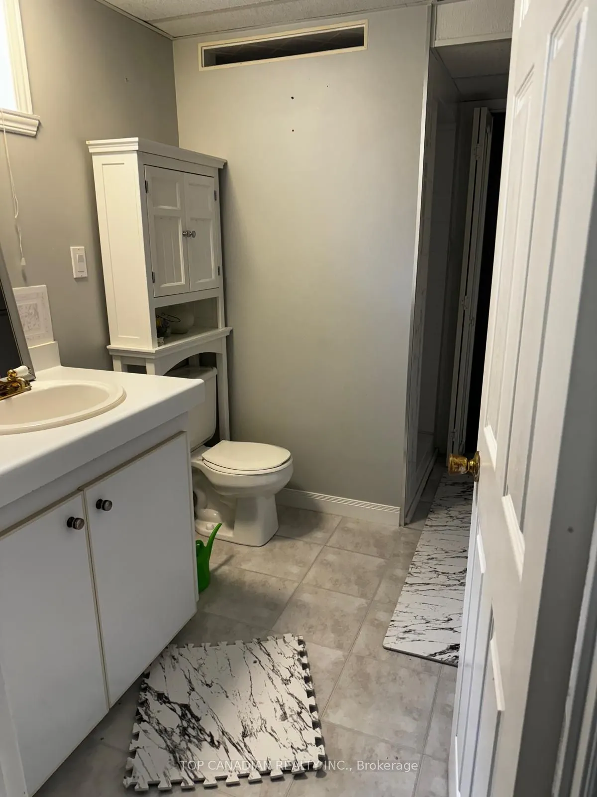 129 COMPTON Crescent W