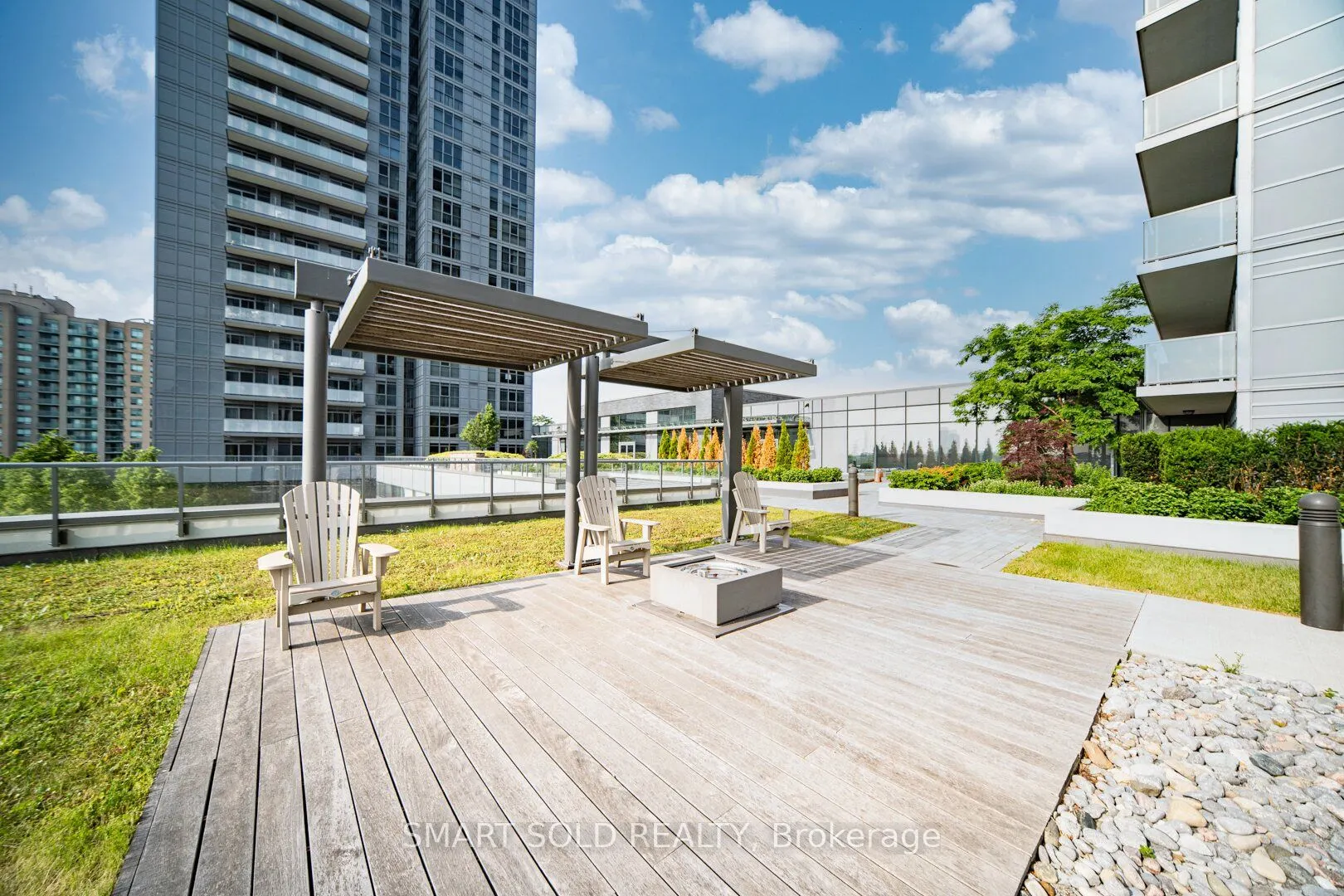 55 Oneida Crescent, #603