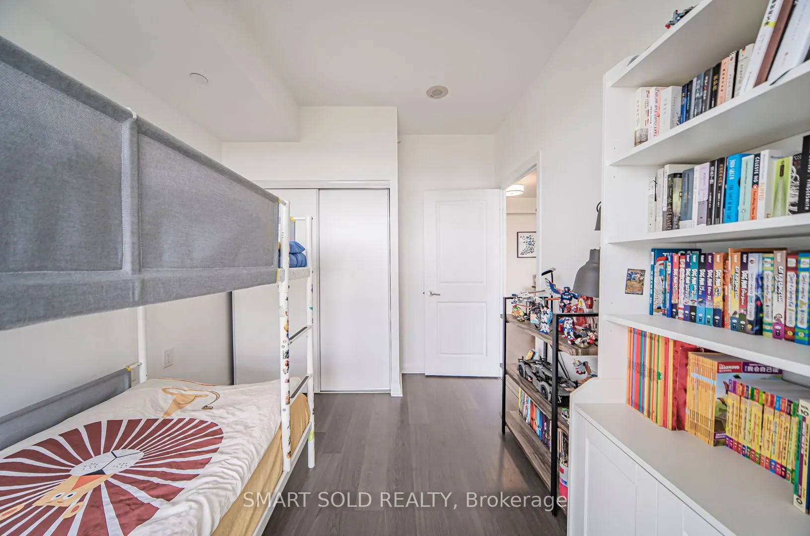 55 Oneida Crescent, #603