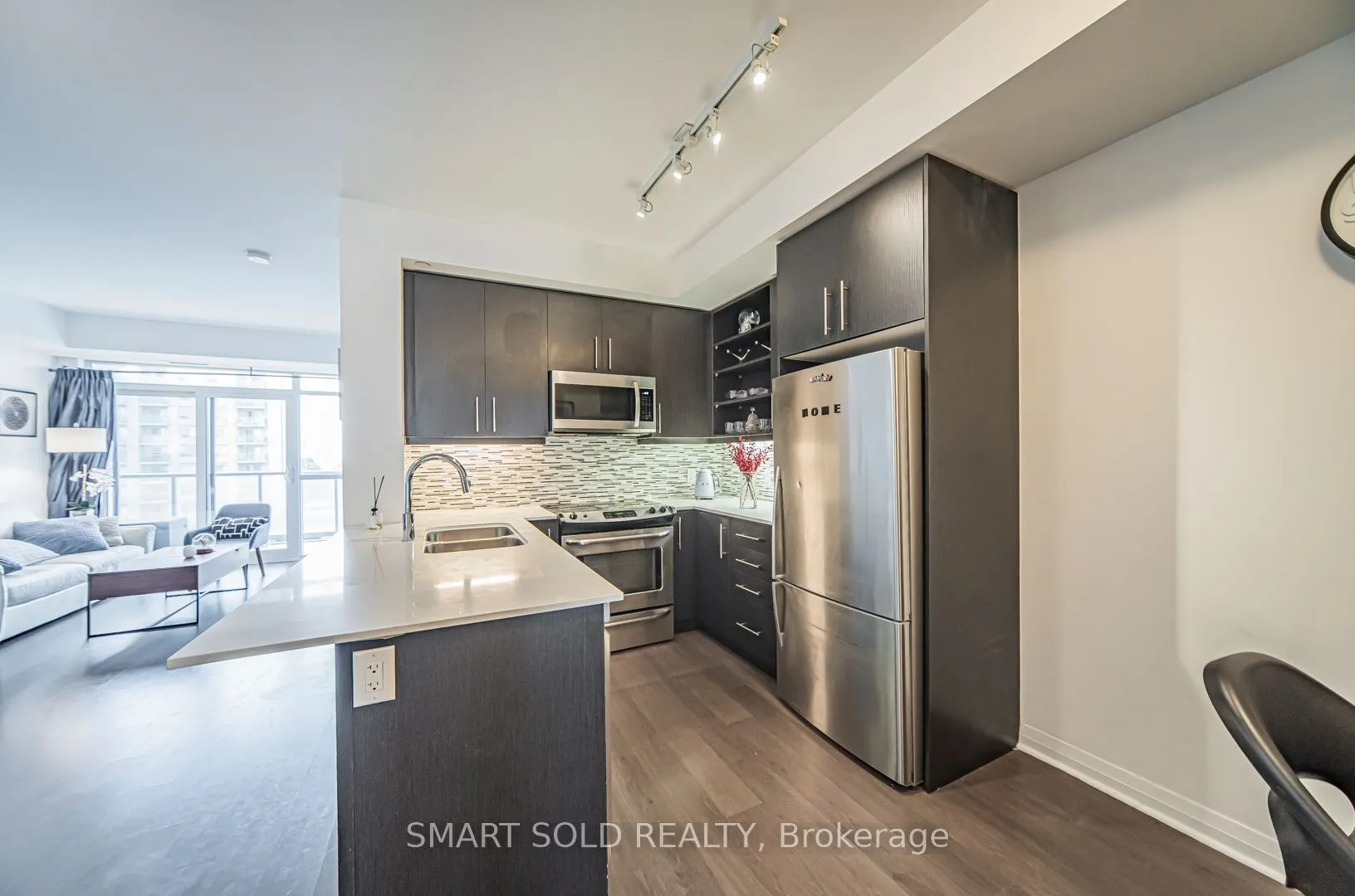 55 Oneida Crescent, #603
