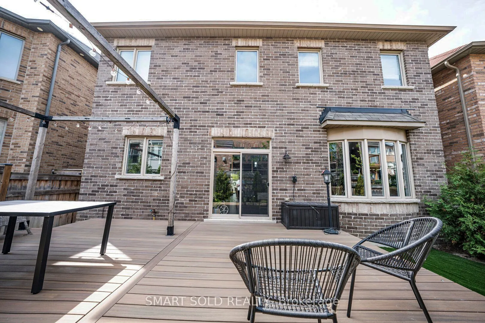 16 Beckett Avenue