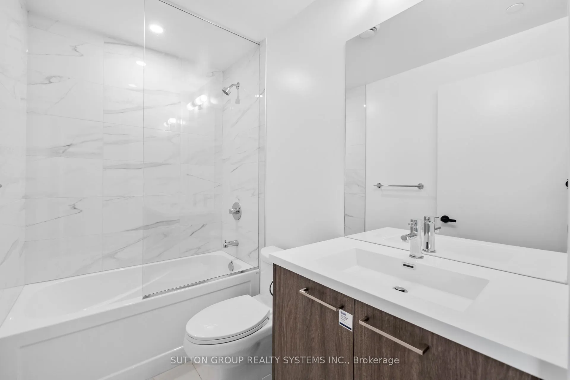 28 Interchange Way, #1502