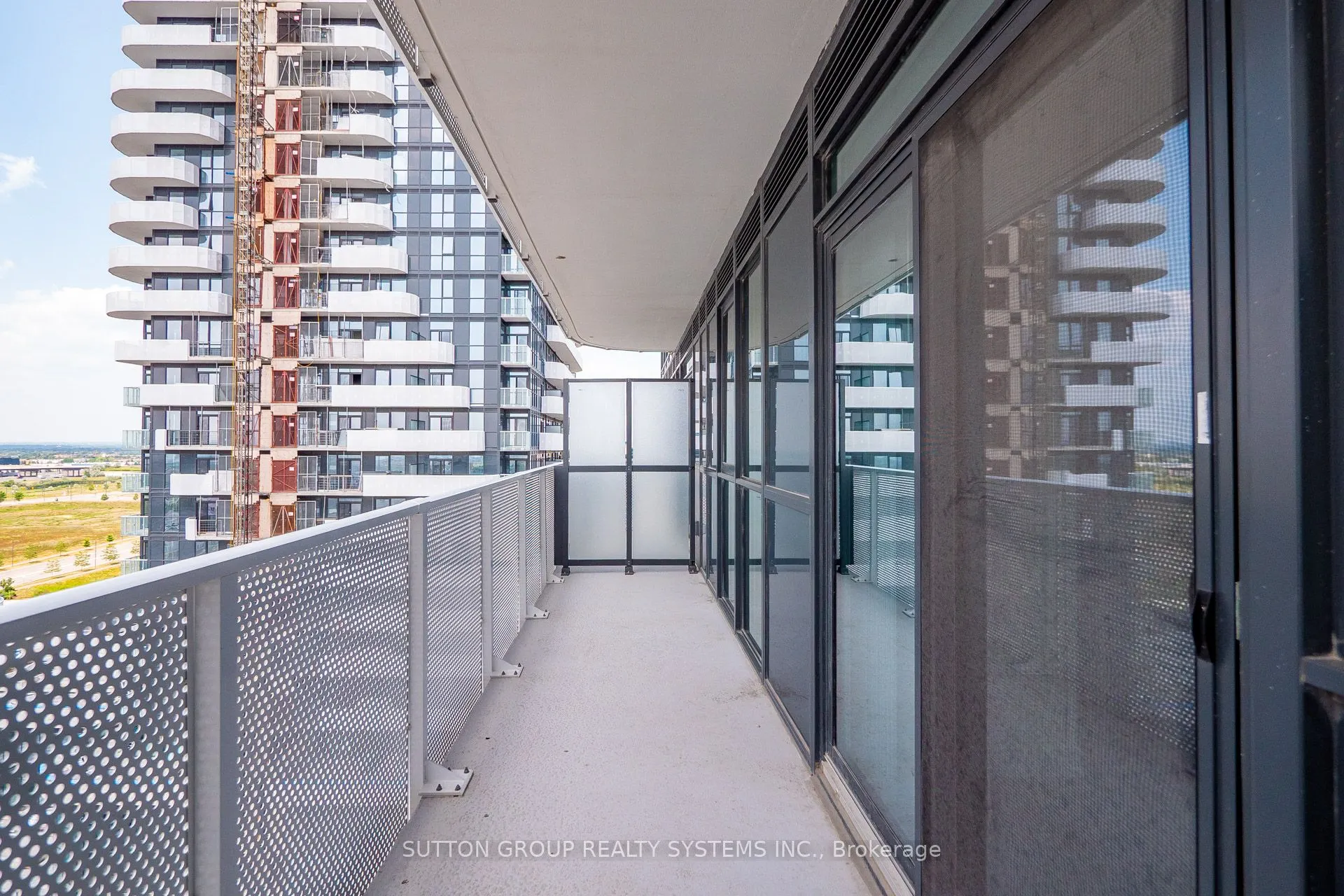 28 Interchange Way, #1502