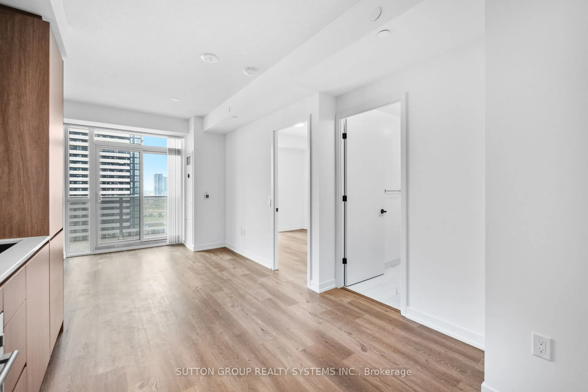 28 Interchange Way, #1502