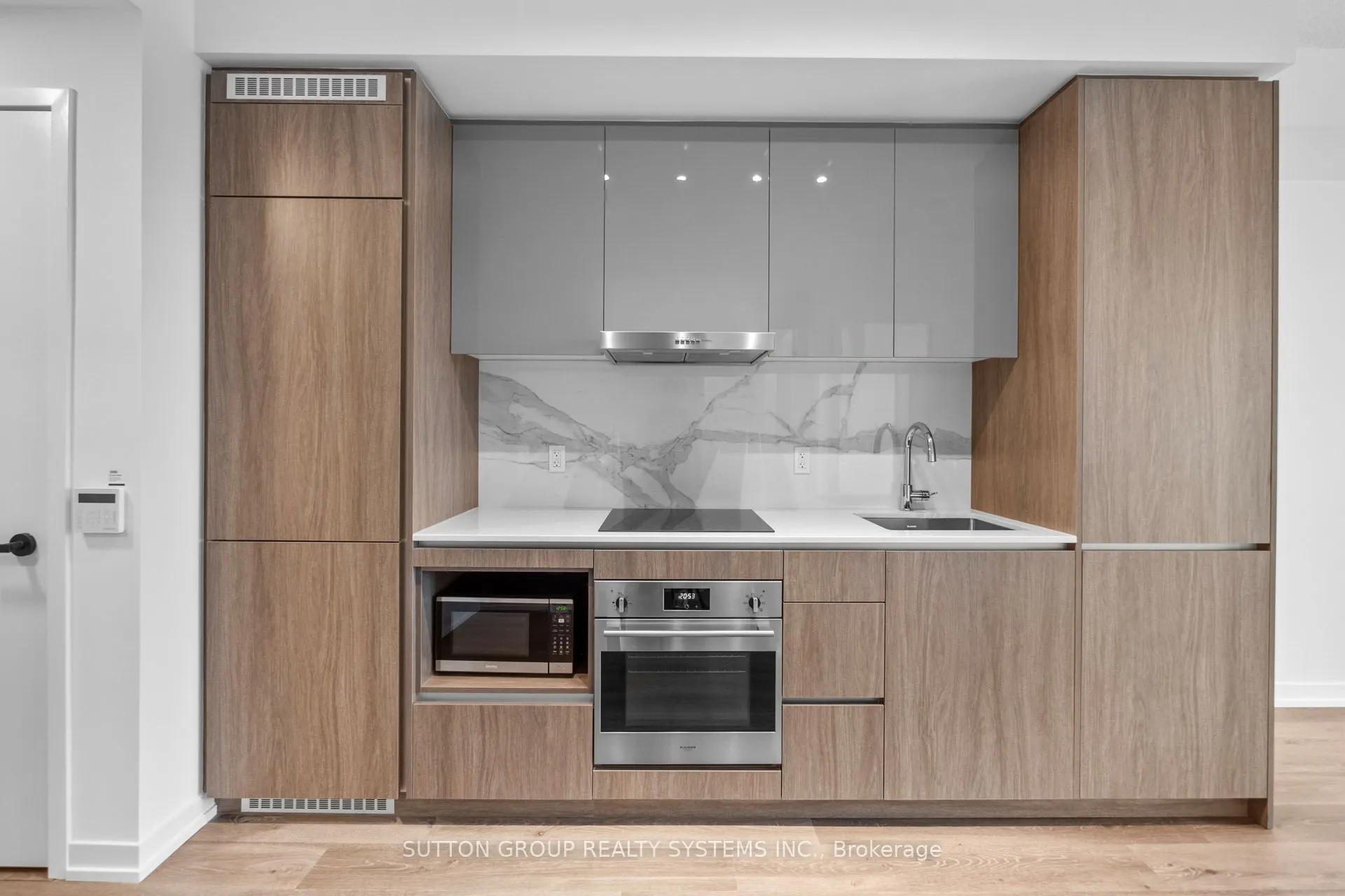28 Interchange Way, #1502