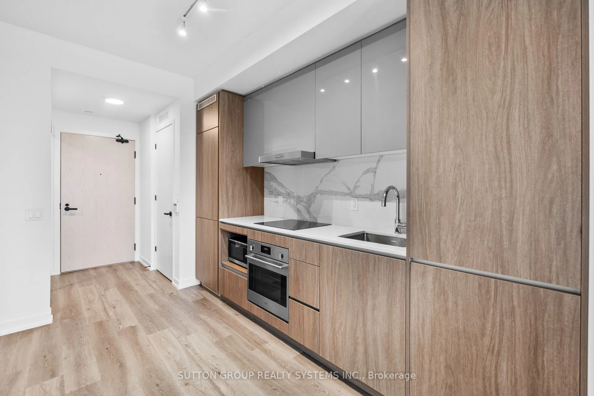 28 Interchange Way, #1502