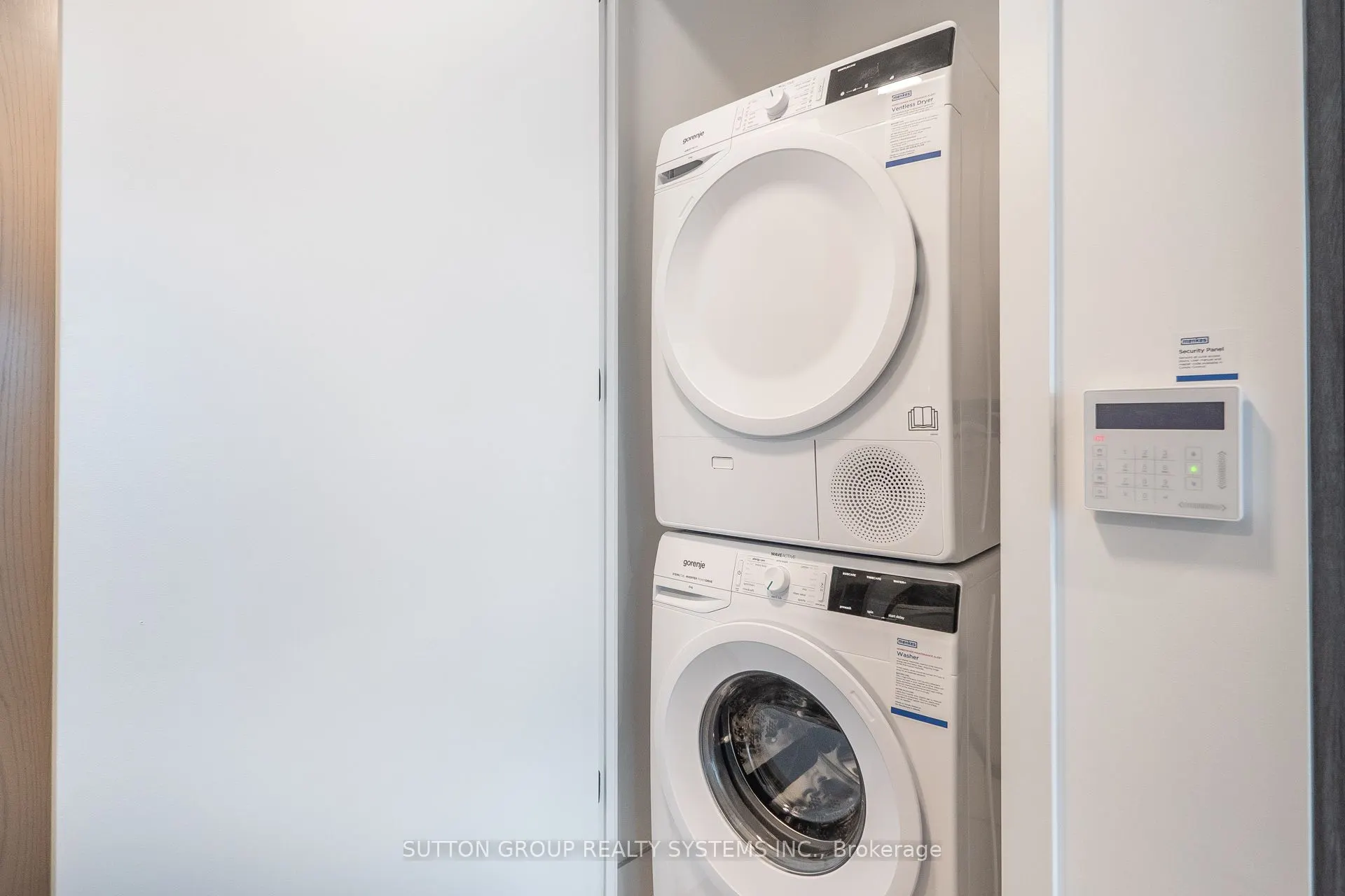 28 Interchange Way, #1502