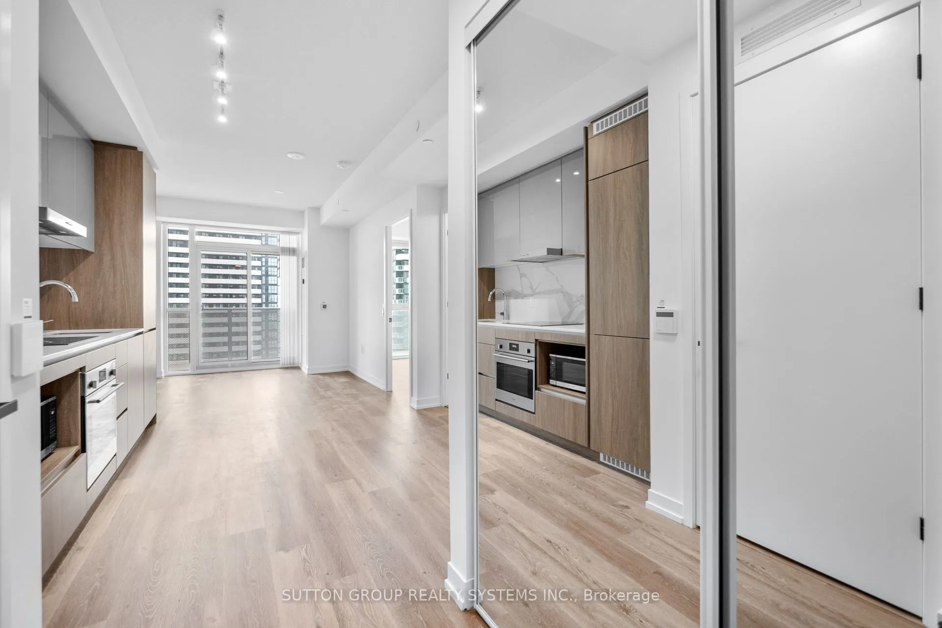 28 Interchange Way, #1502