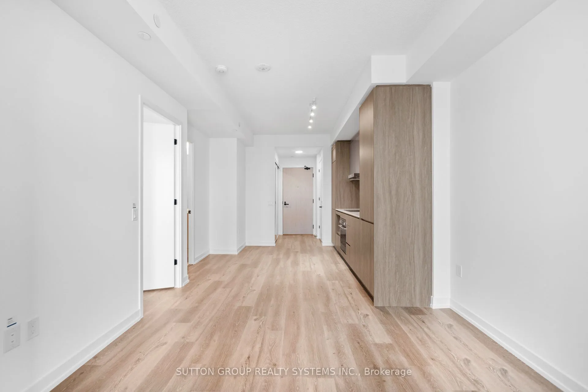 28 Interchange Way, #1502