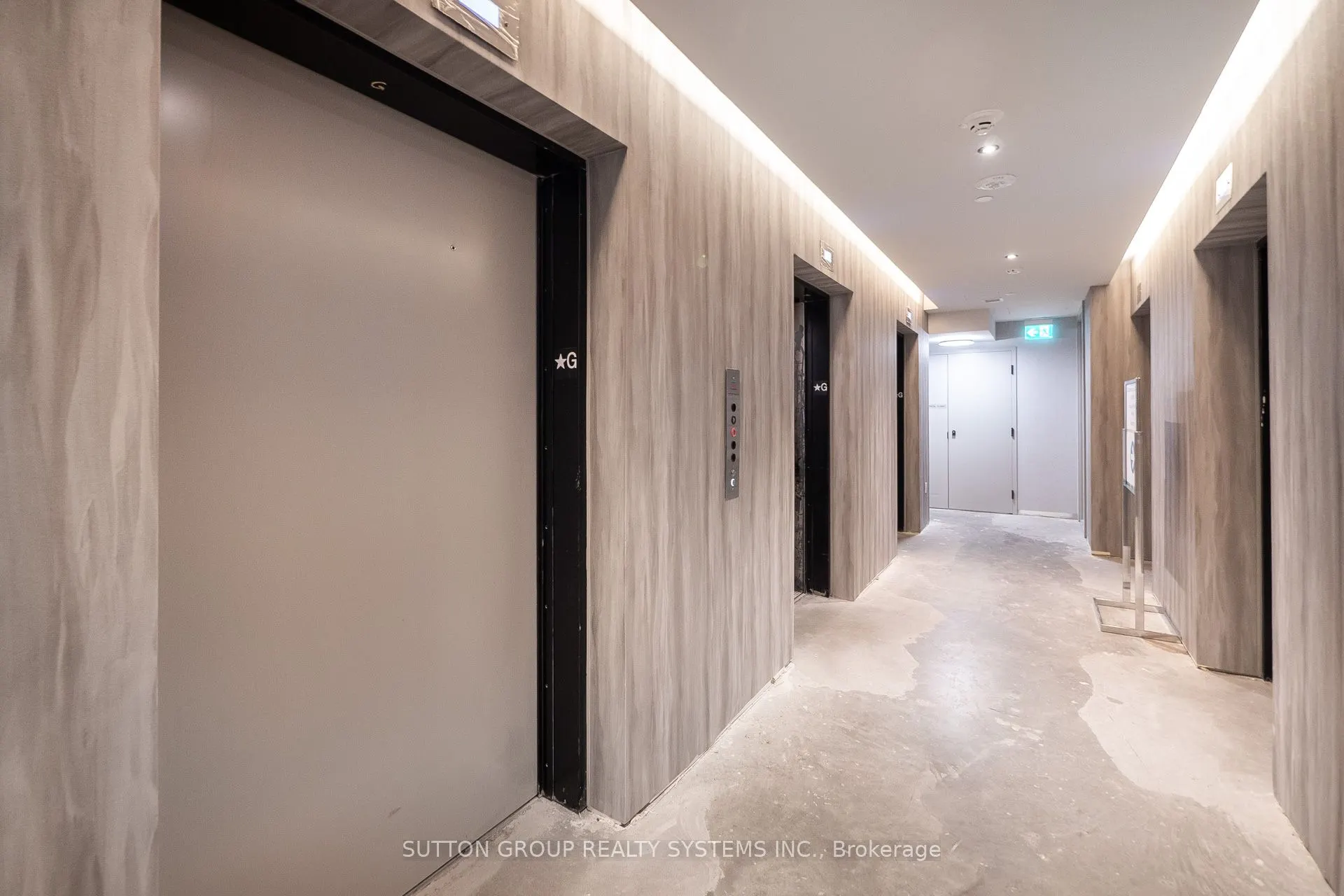 28 Interchange Way, #1502