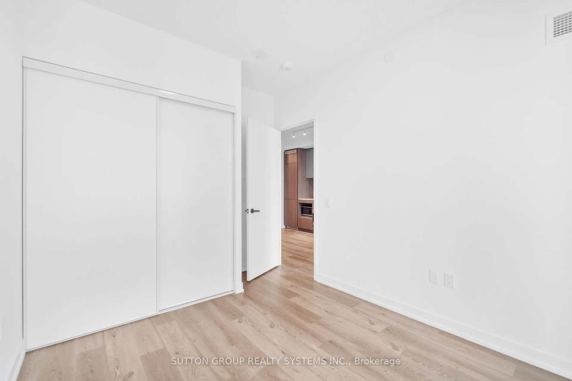 28 Interchange Way, #1502
