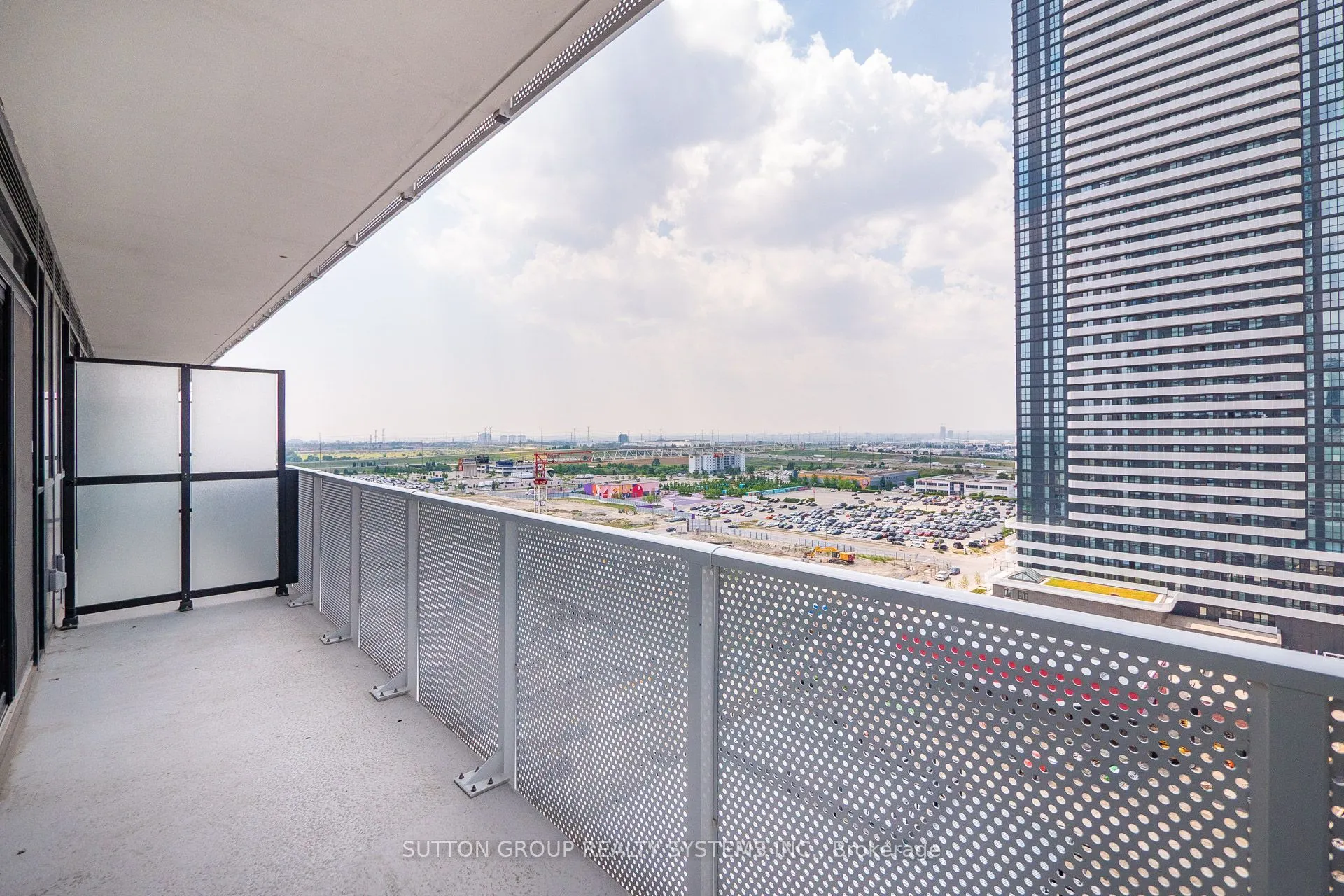 28 Interchange Way, #1502