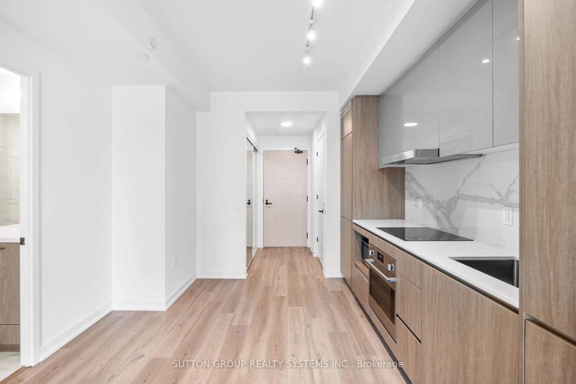 28 Interchange Way, #1502
