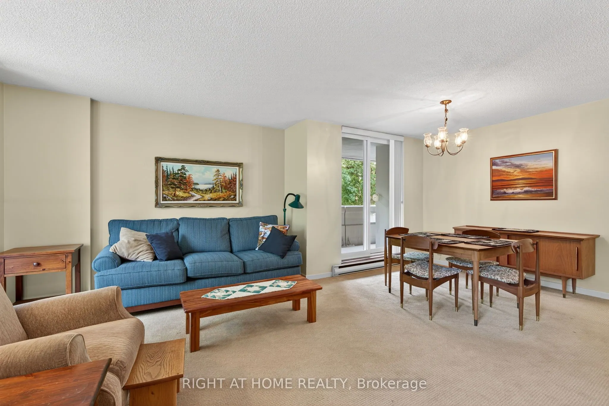 60 Inverlochy Boulevard, #211