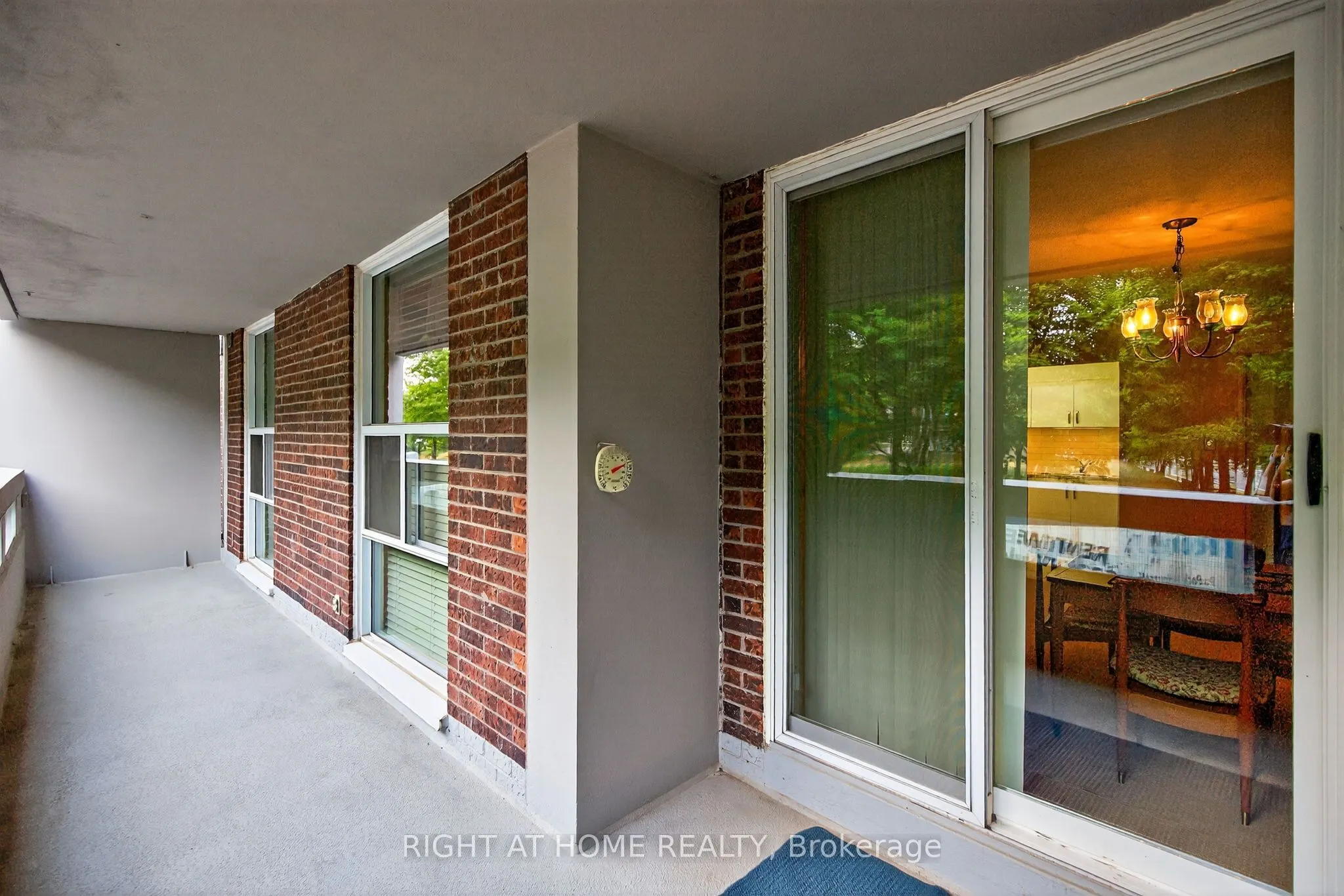 60 Inverlochy Boulevard, #211