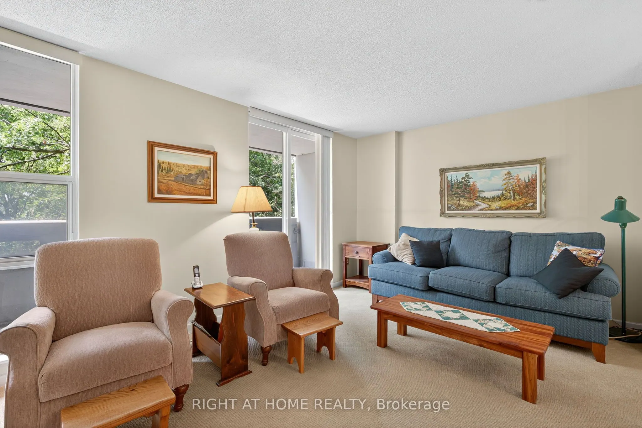 60 Inverlochy Boulevard, #211