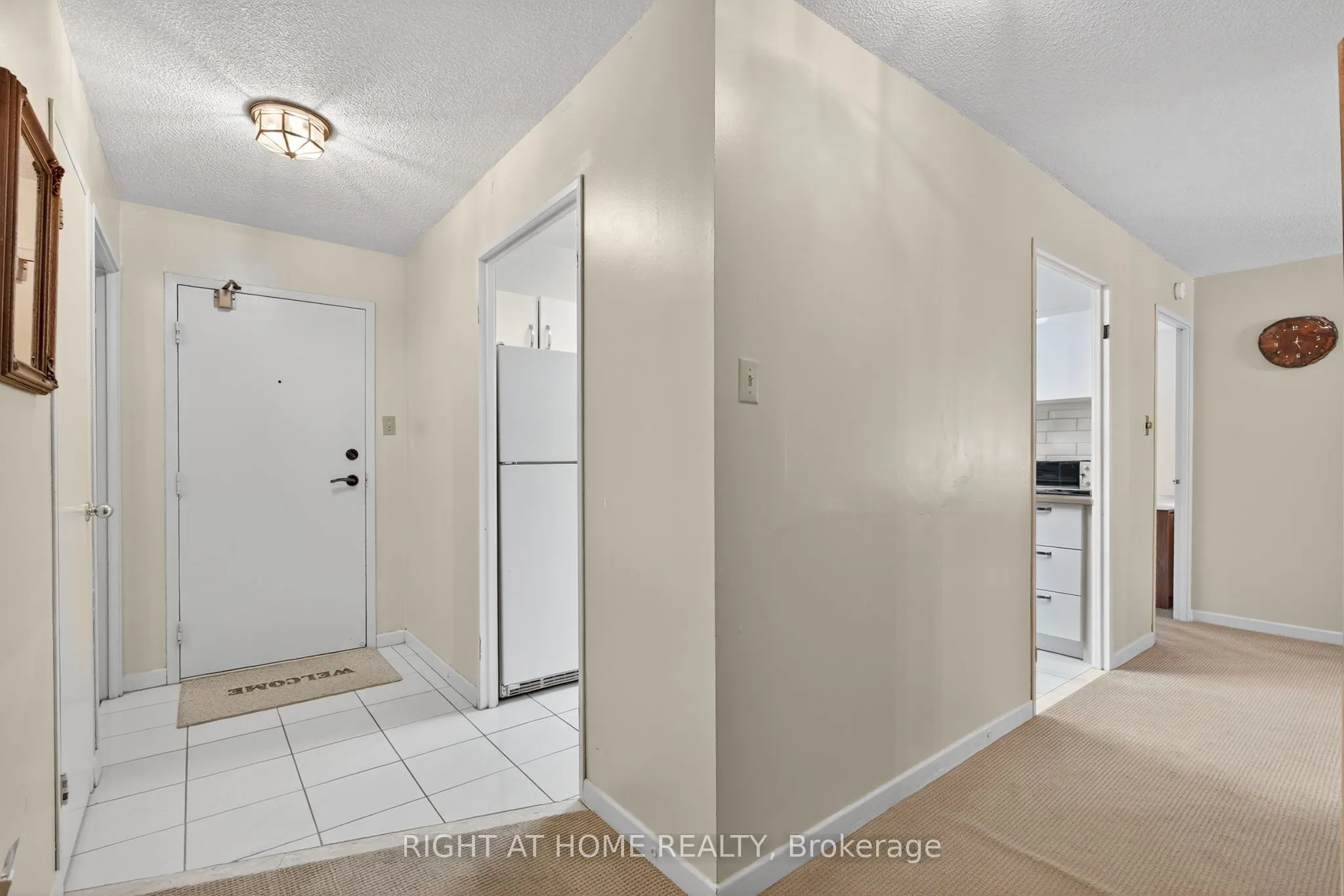 60 Inverlochy Boulevard, #211