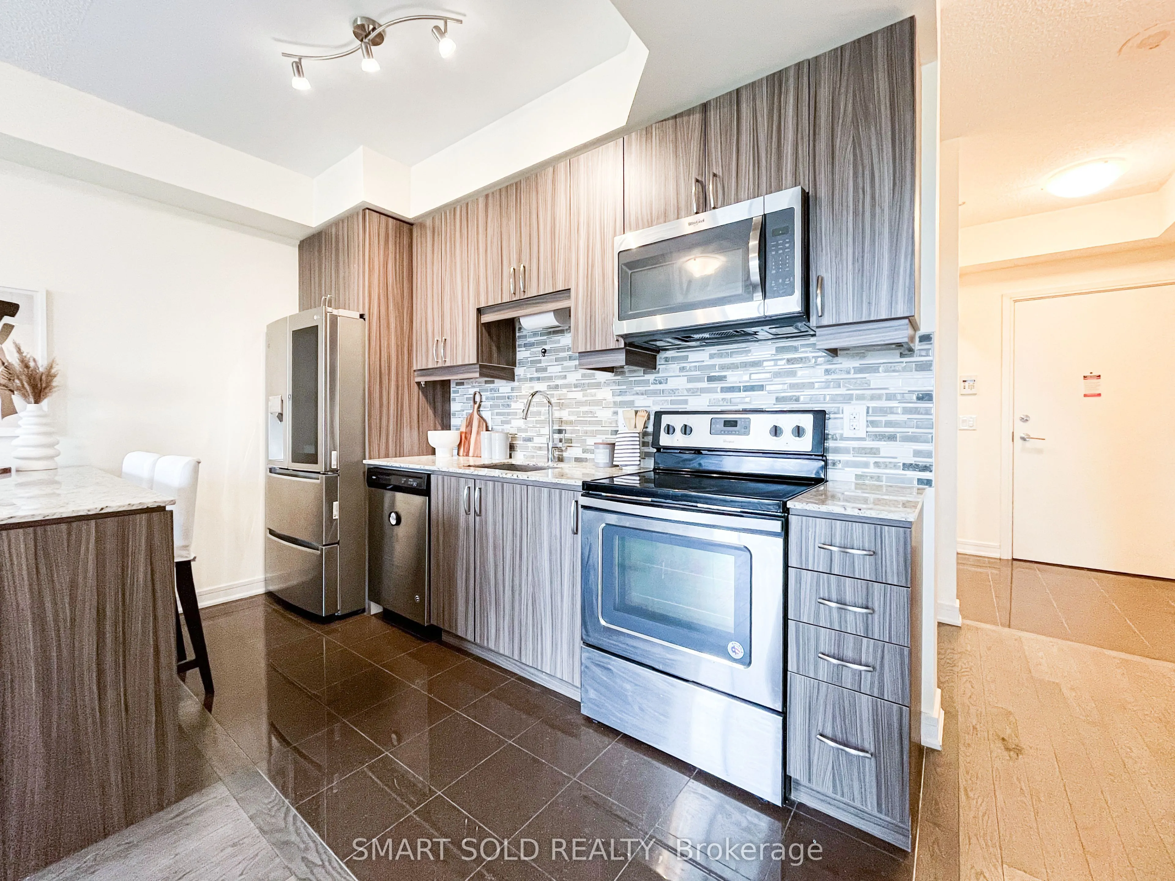 9191 Yonge Street, #716