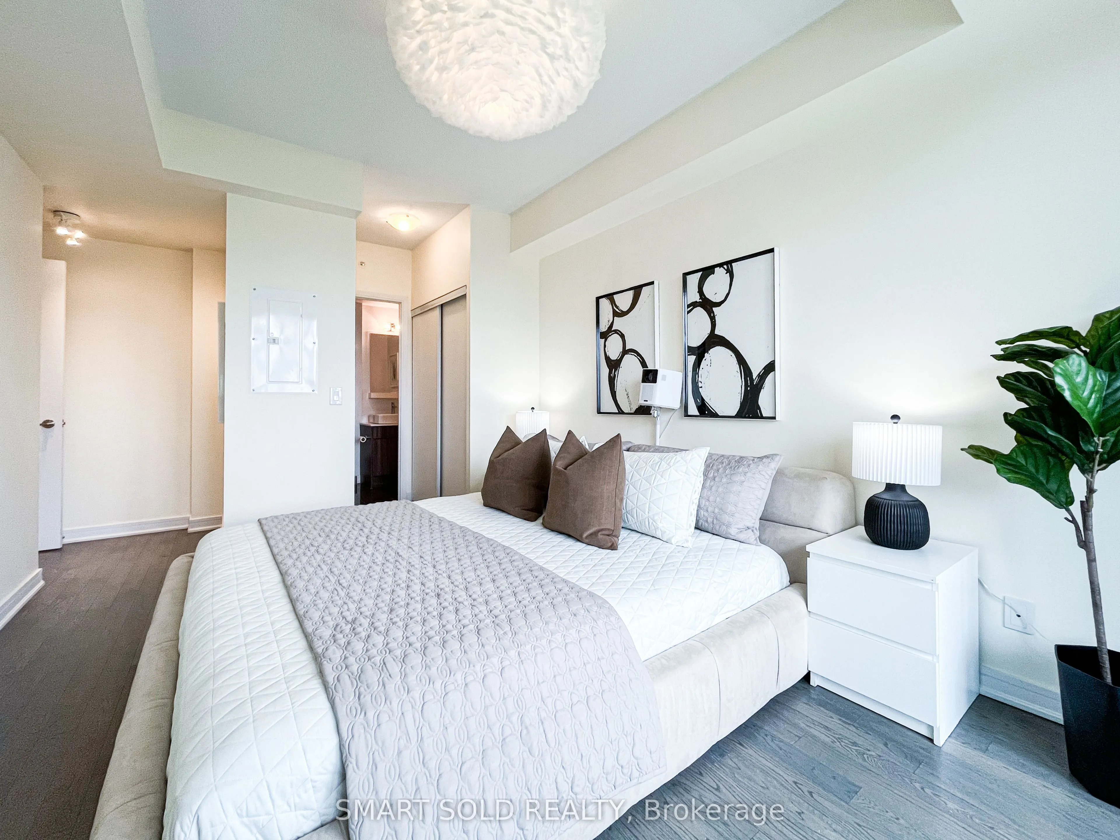 9191 Yonge Street, #716