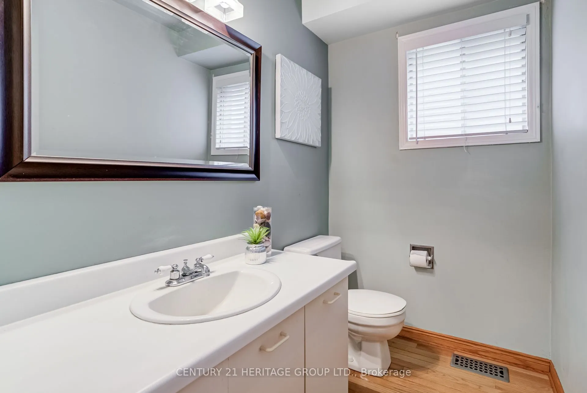 11 Closs Square