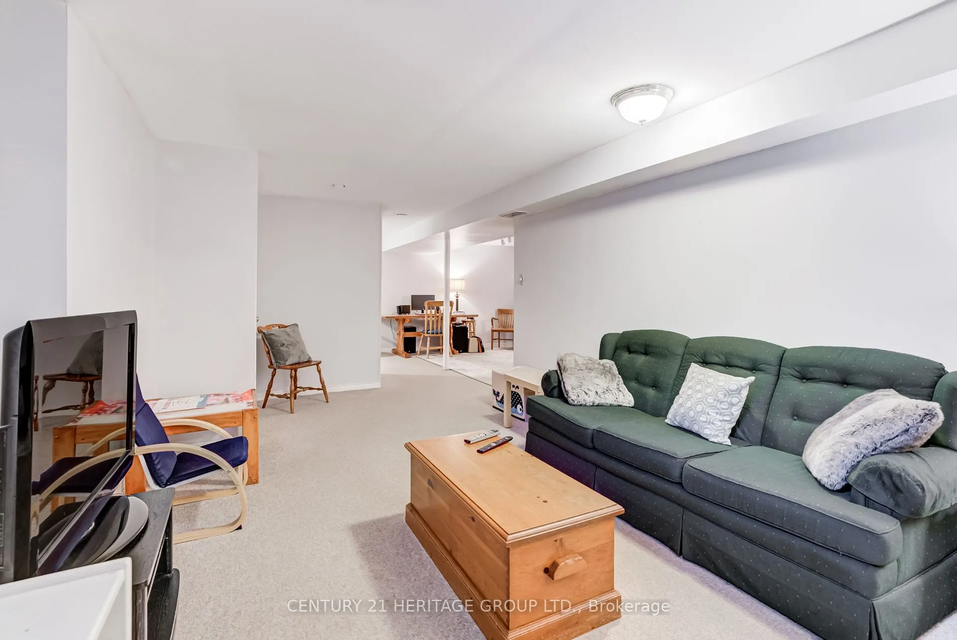 11 Closs Square