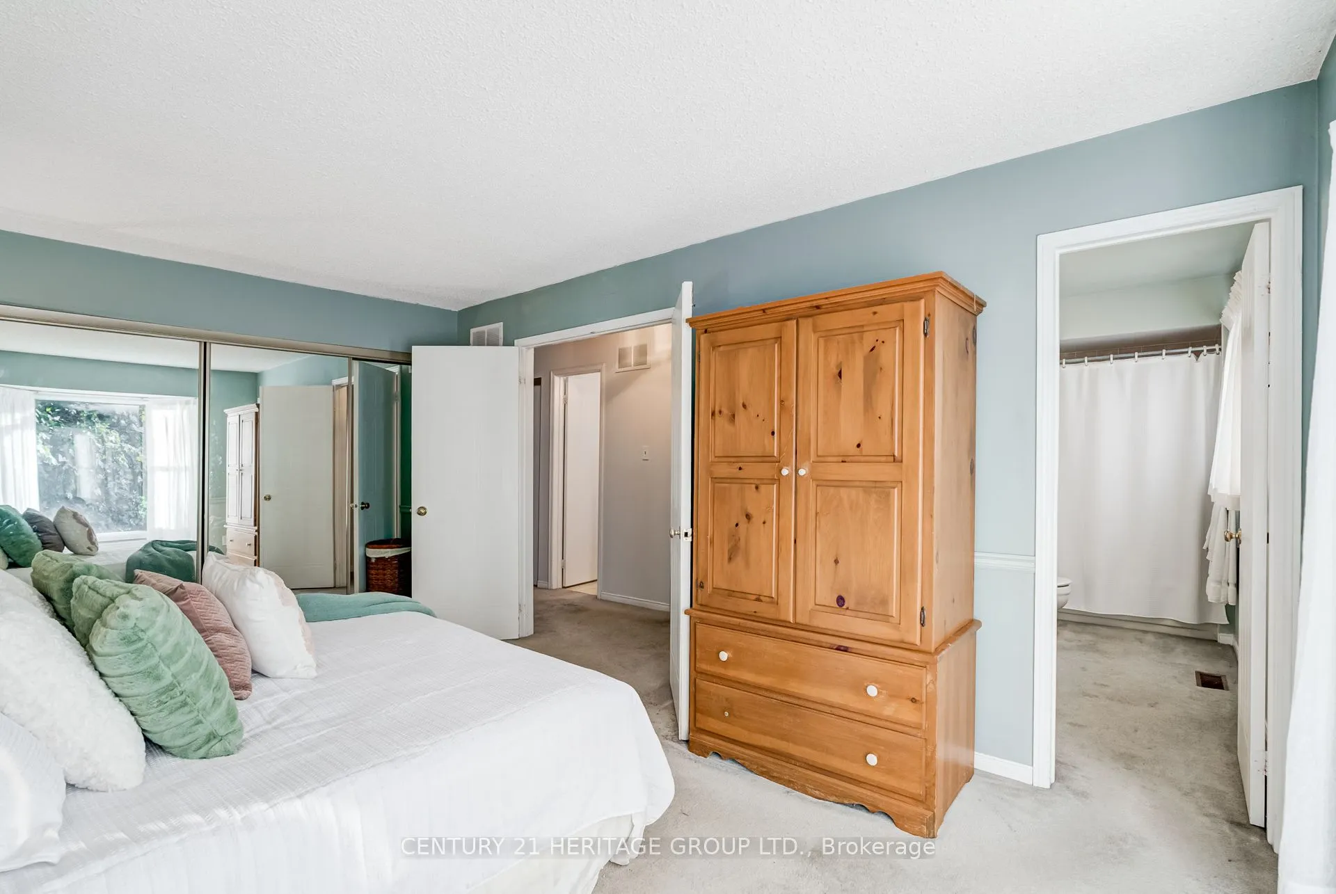 11 Closs Square