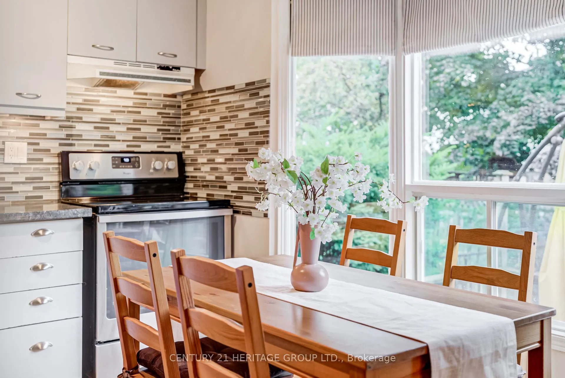 11 Closs Square