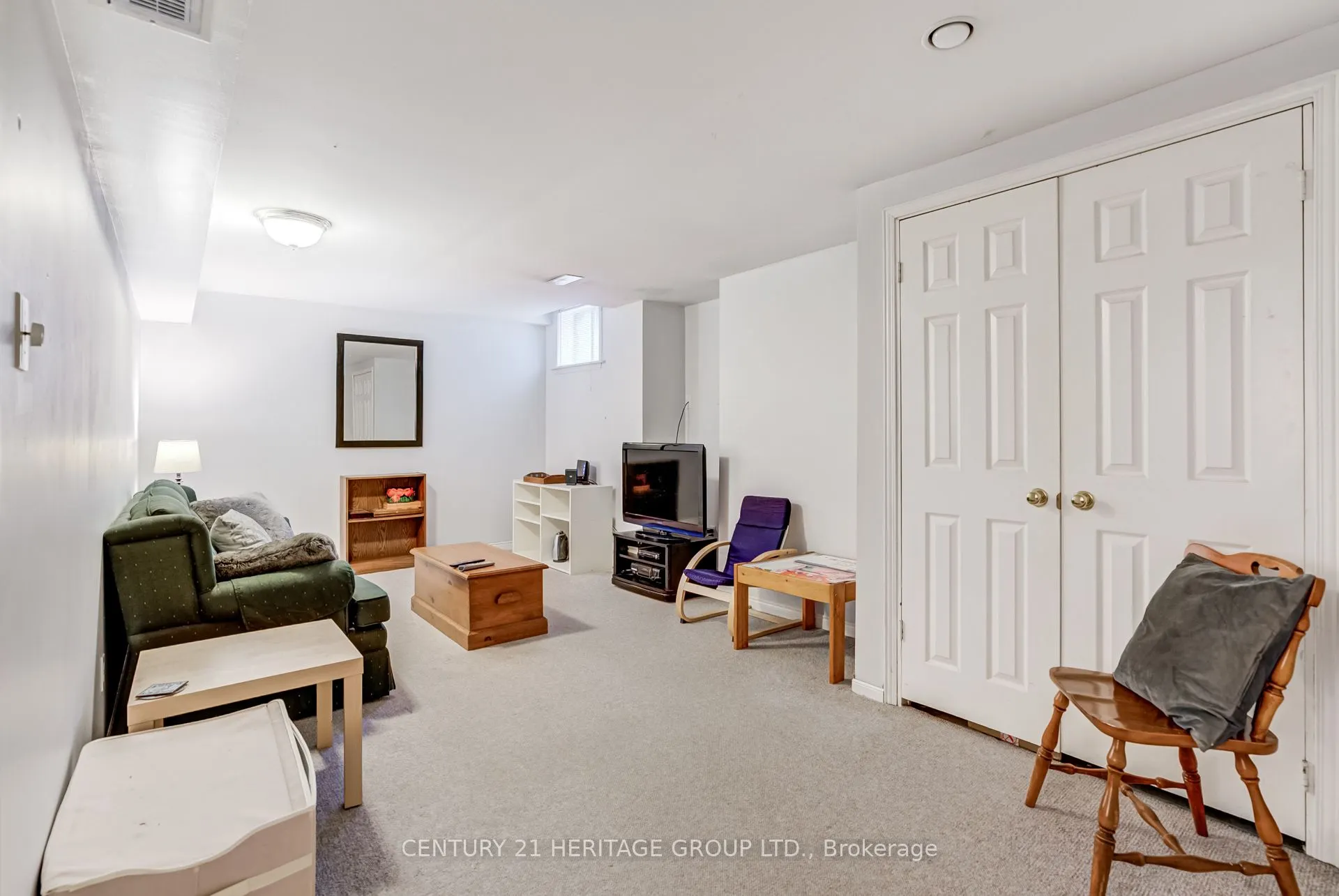 11 Closs Square