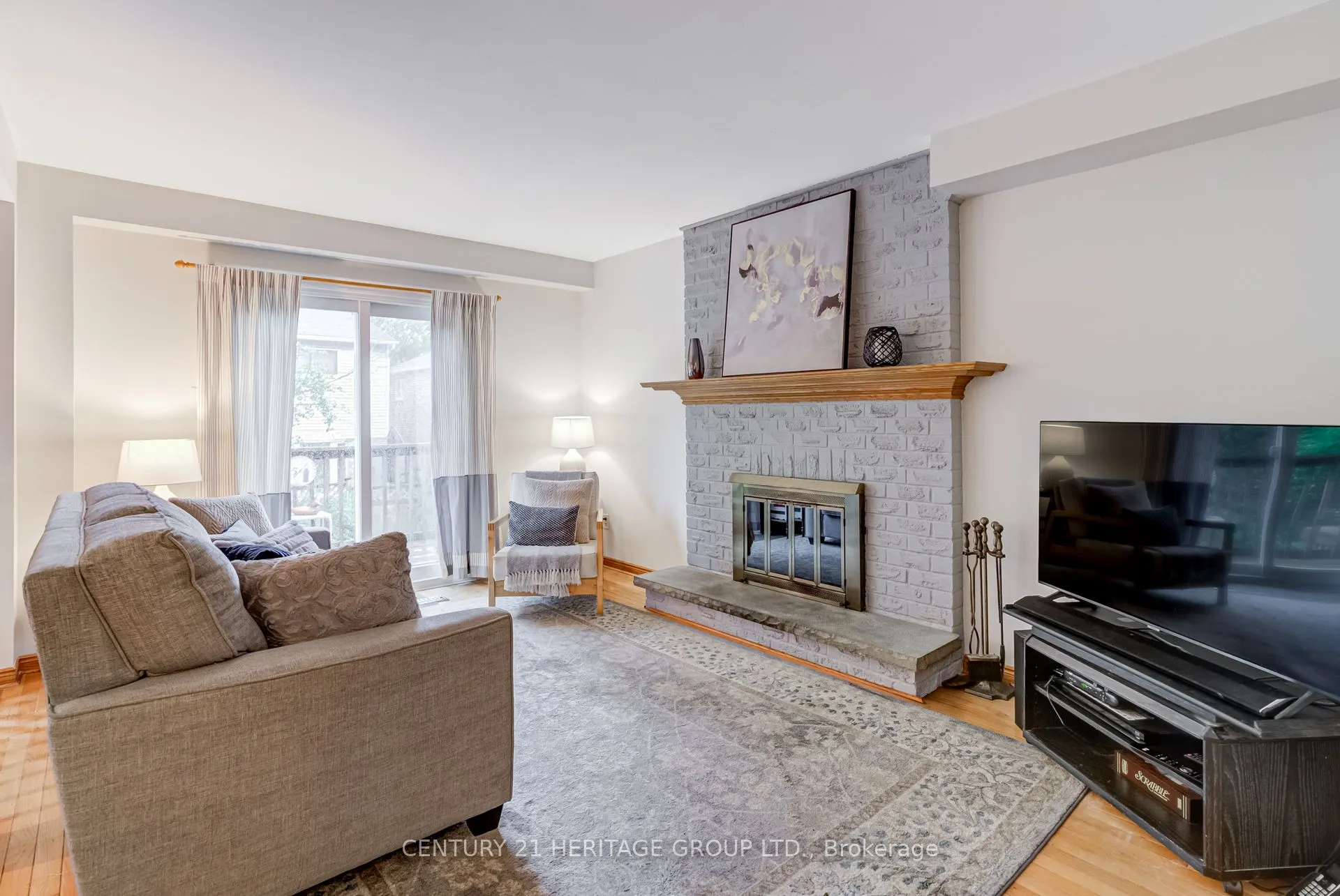 11 Closs Square