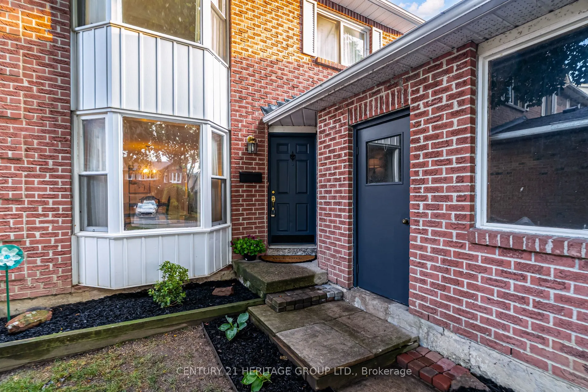 11 Closs Square