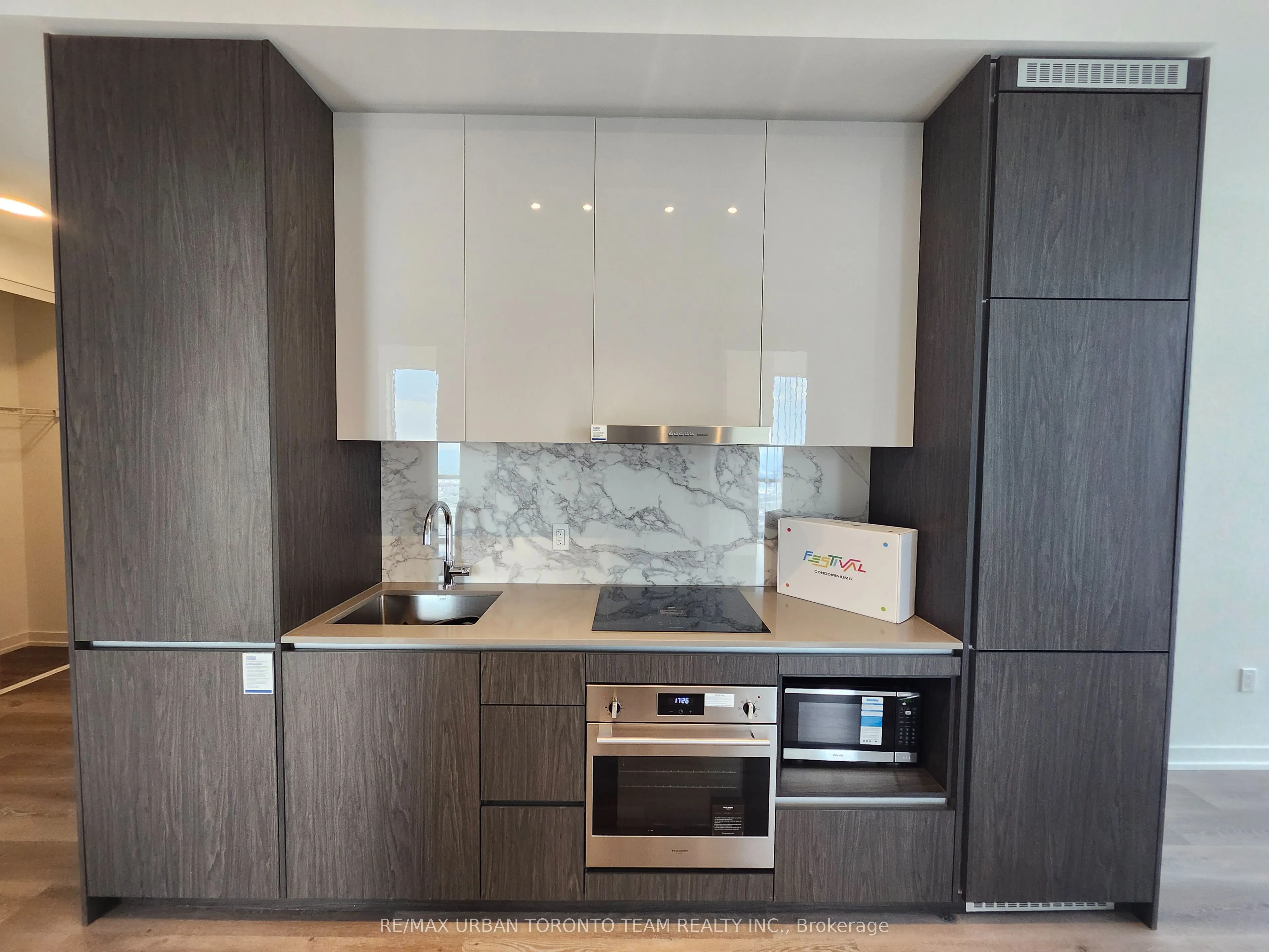 28 Interchange Way, #3112
