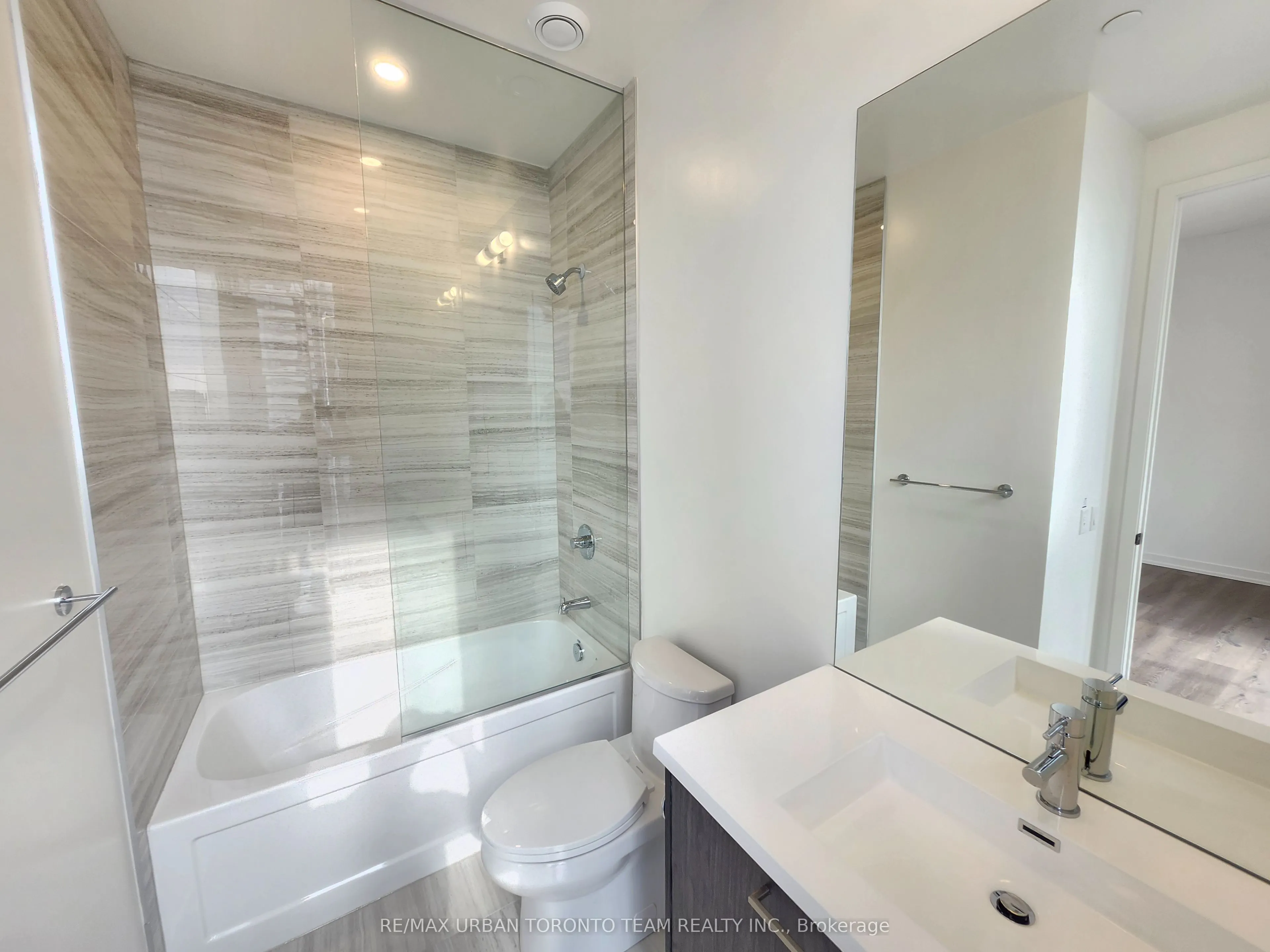 28 Interchange Way, #3112