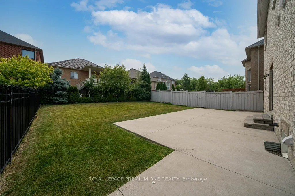 15 Basilica Drive