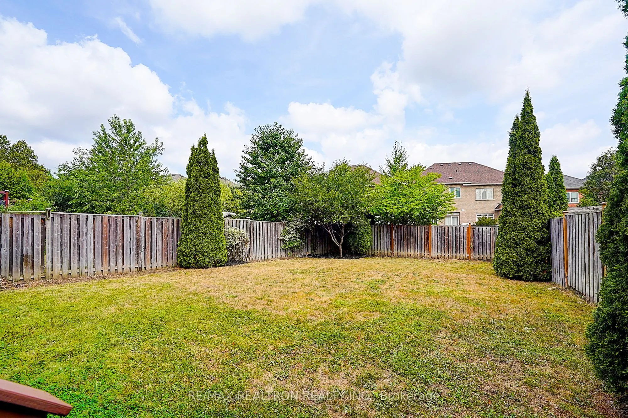 346 Autumn Hill Boulevard