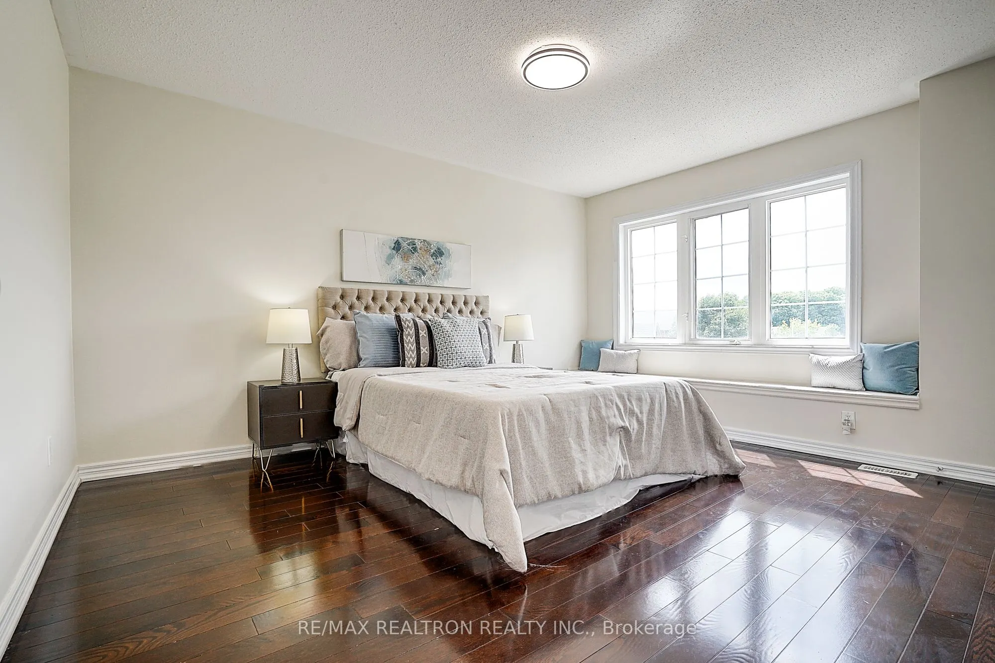 346 Autumn Hill Boulevard