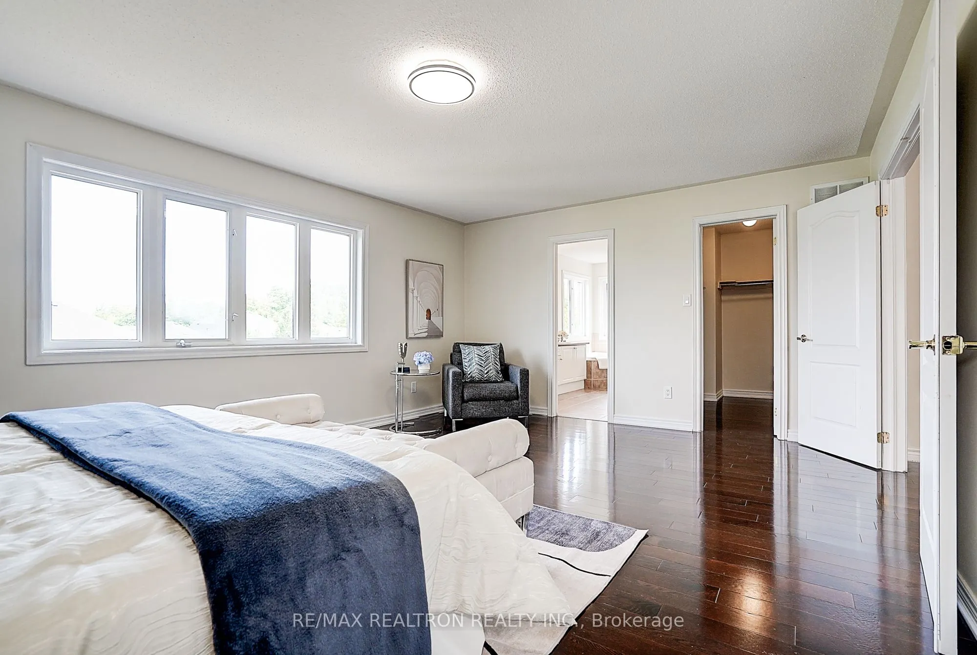 346 Autumn Hill Boulevard