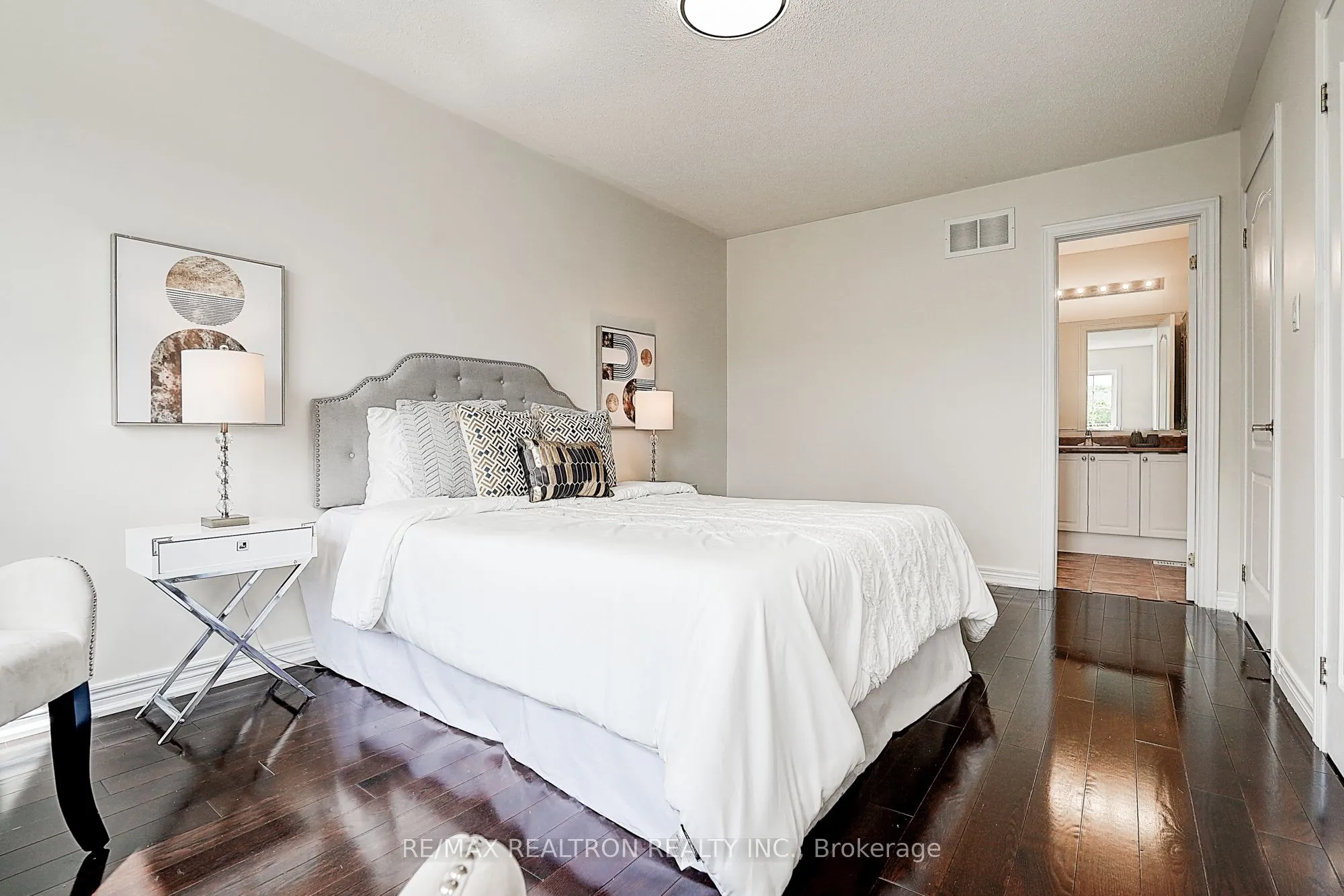 346 Autumn Hill Boulevard