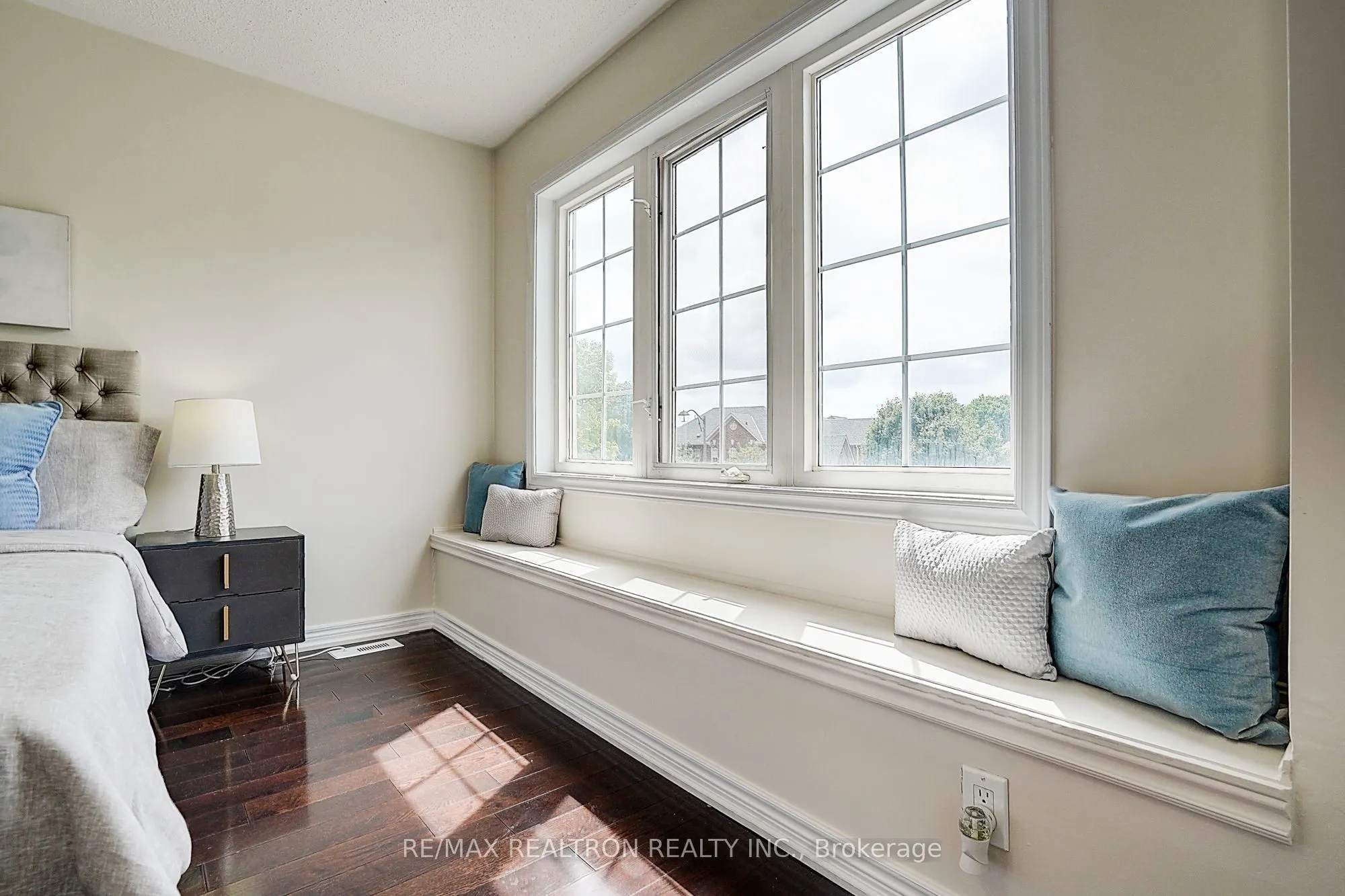 346 Autumn Hill Boulevard