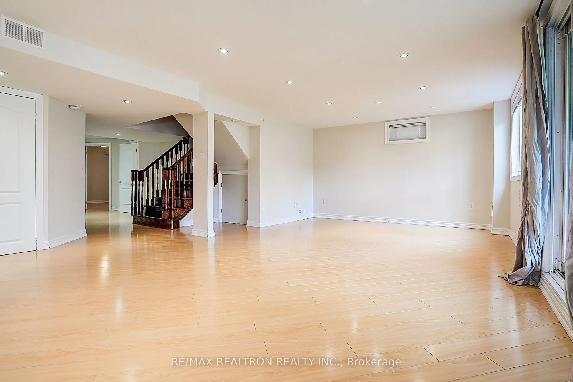 346 Autumn Hill Boulevard