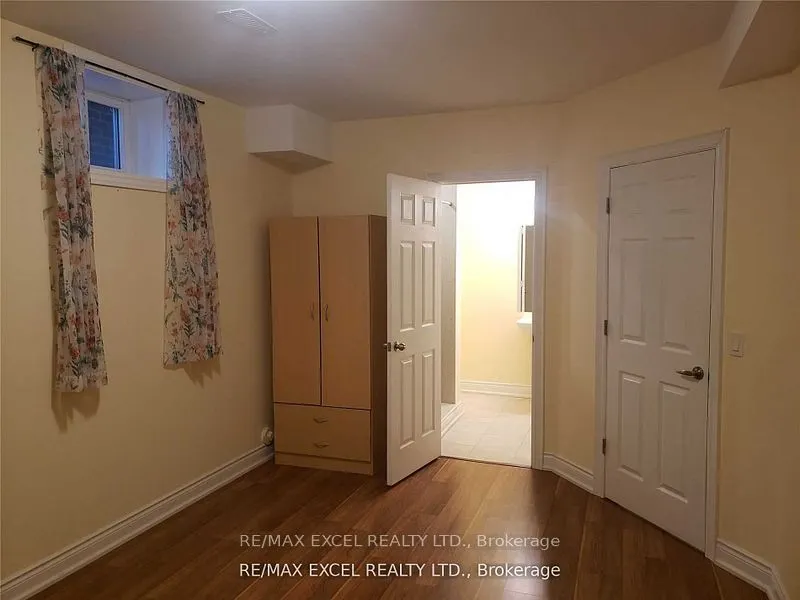 585 McGregor Farm Trail, #Lower Level