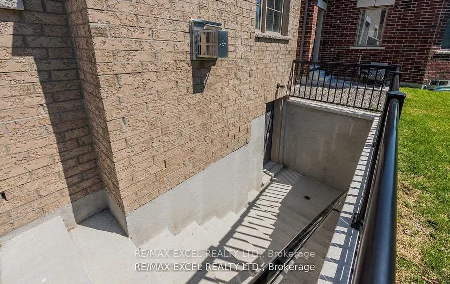 585 McGregor Farm Trail, #Lower Level