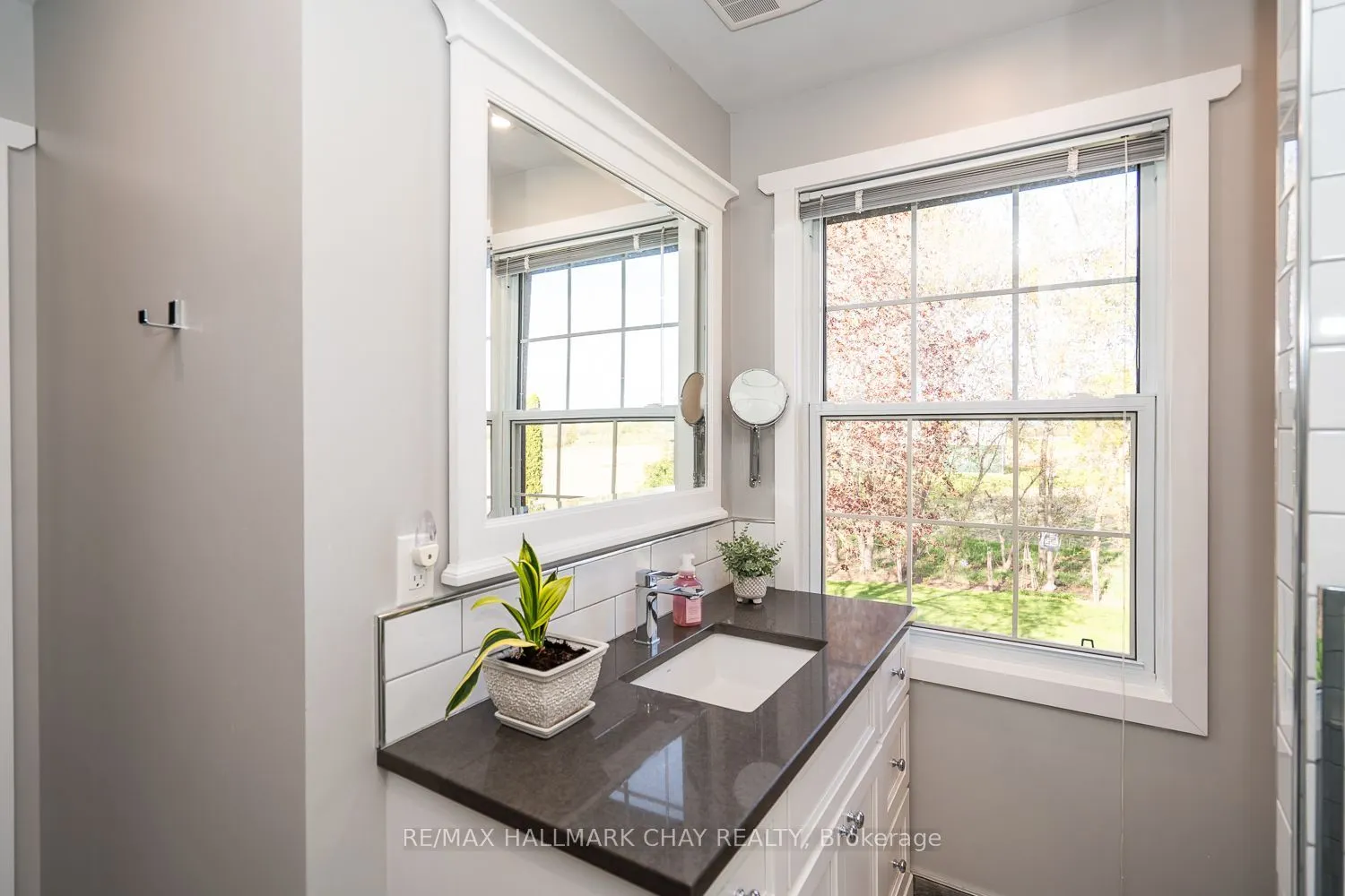 2389 Concession Road 8 Road