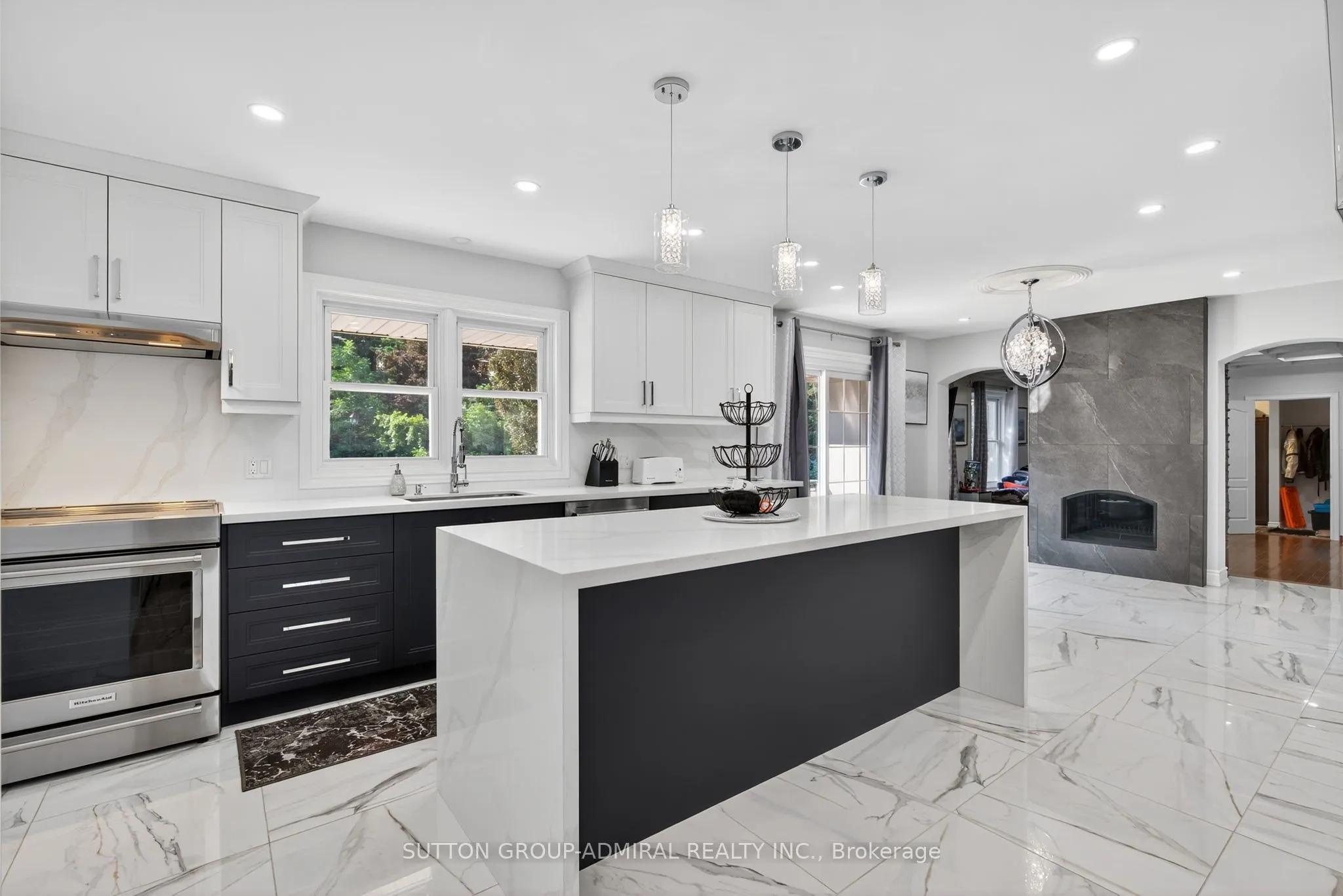 120 Lake Woods Drive