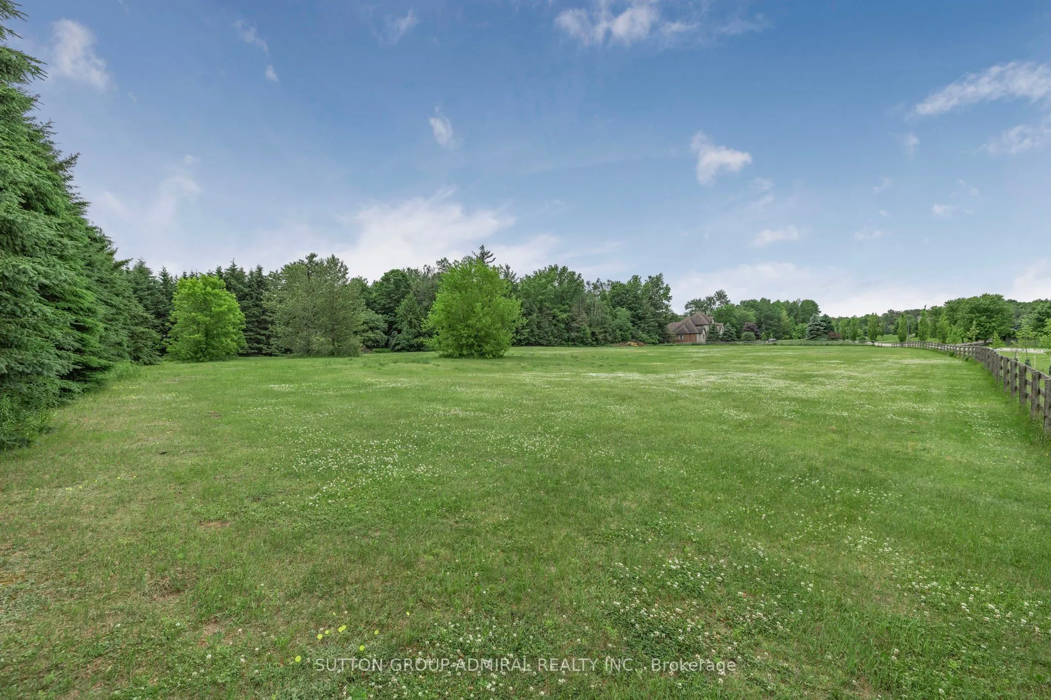 120 Lake Woods Drive