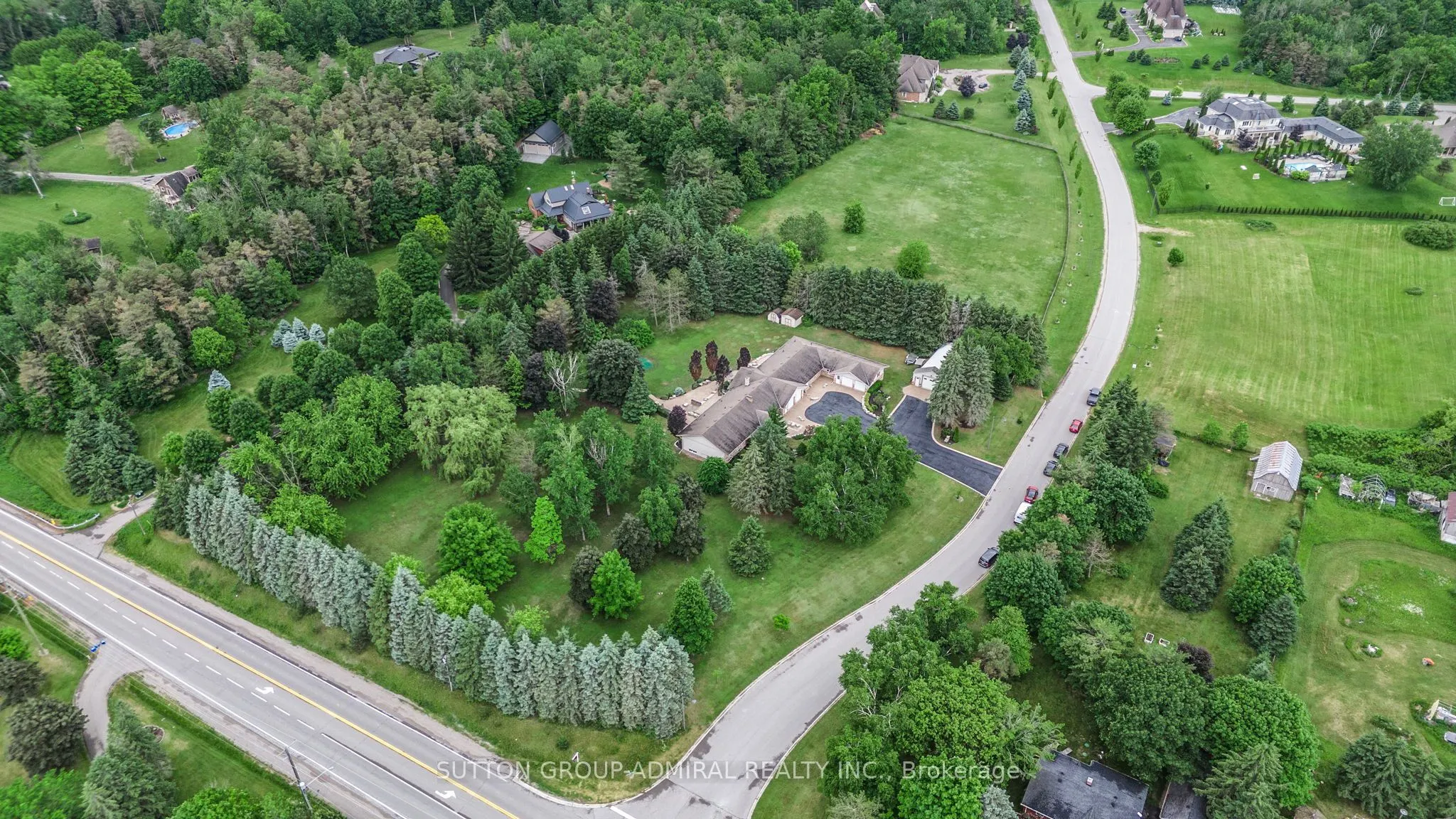 120 Lake Woods Drive