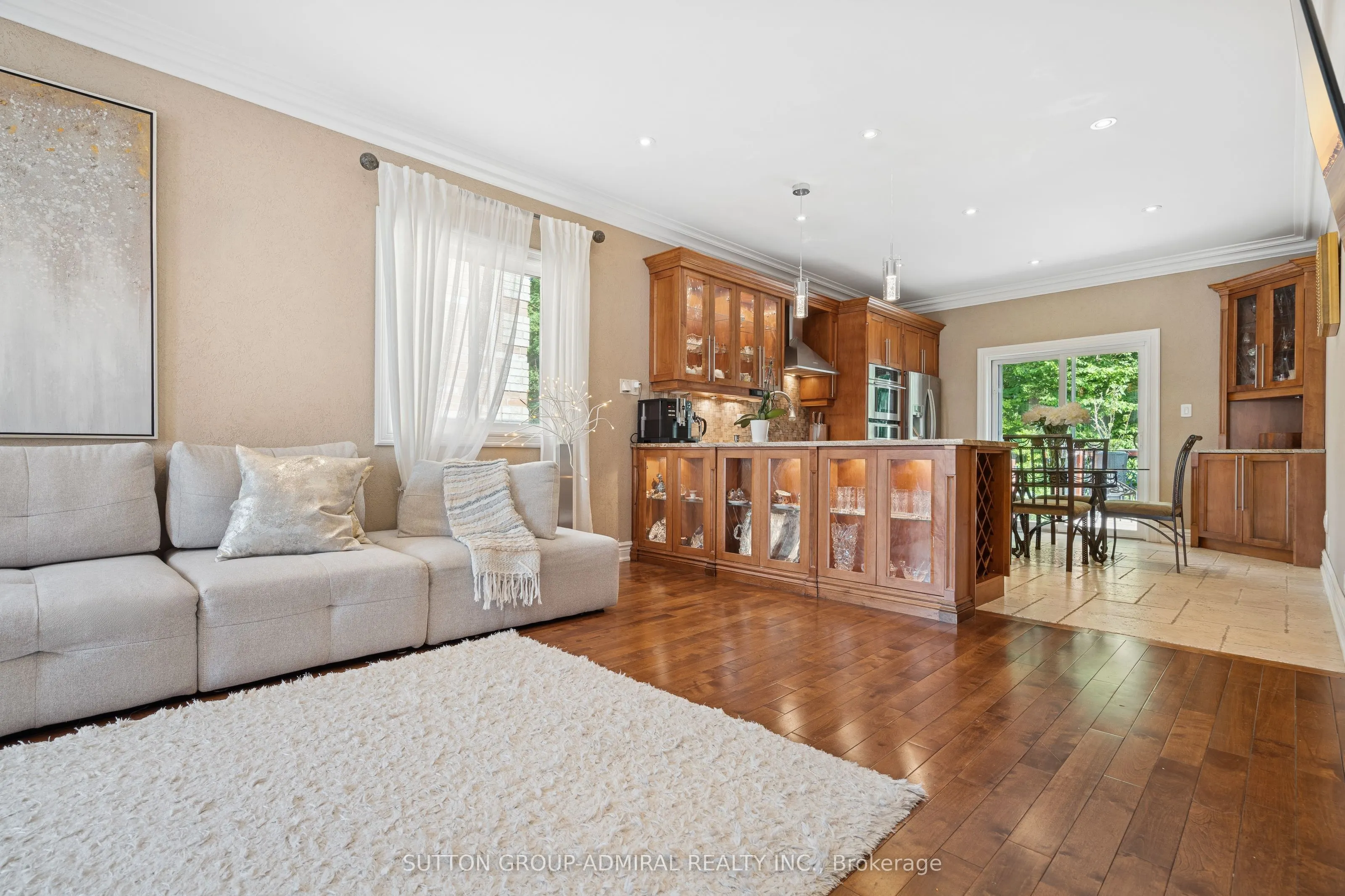 1221 Laurand Street