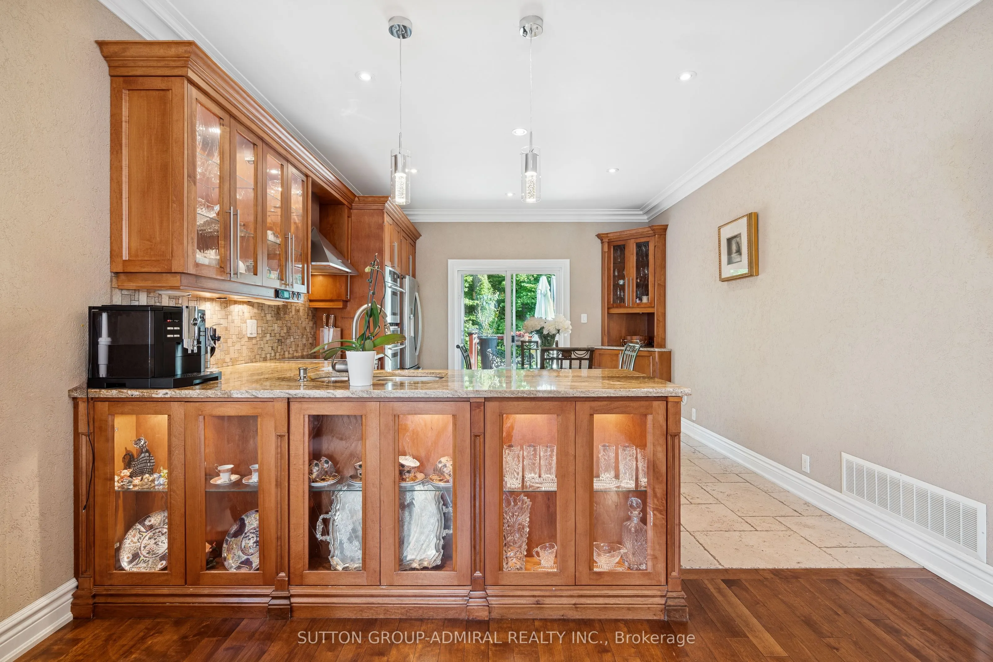 1221 Laurand Street